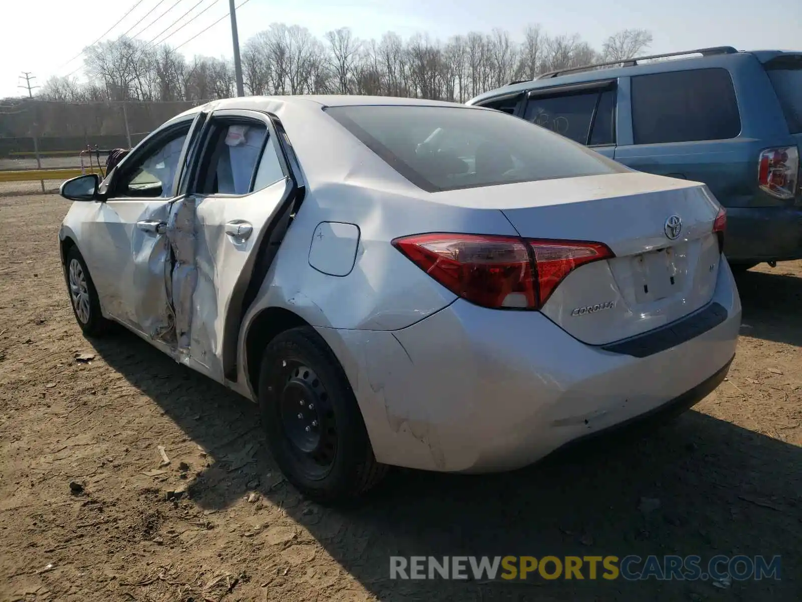 3 Photograph of a damaged car 2T1BURHE3KC158813 TOYOTA COROLLA 2019