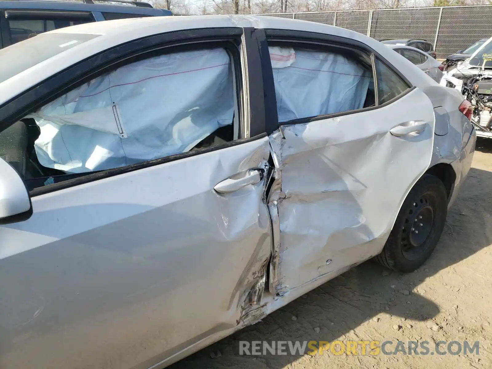 9 Photograph of a damaged car 2T1BURHE3KC158813 TOYOTA COROLLA 2019