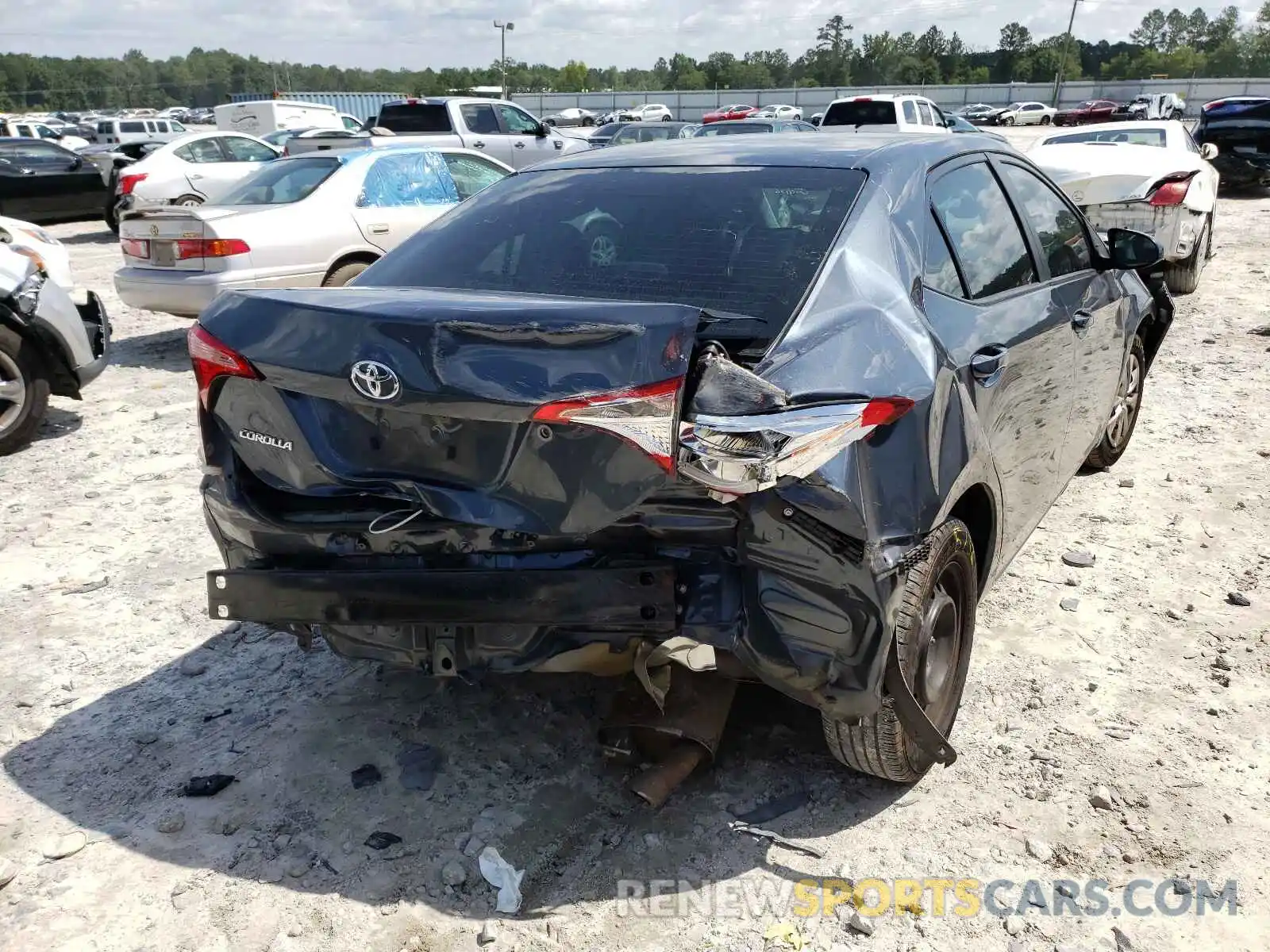 4 Photograph of a damaged car 2T1BURHE3KC159136 TOYOTA COROLLA 2019