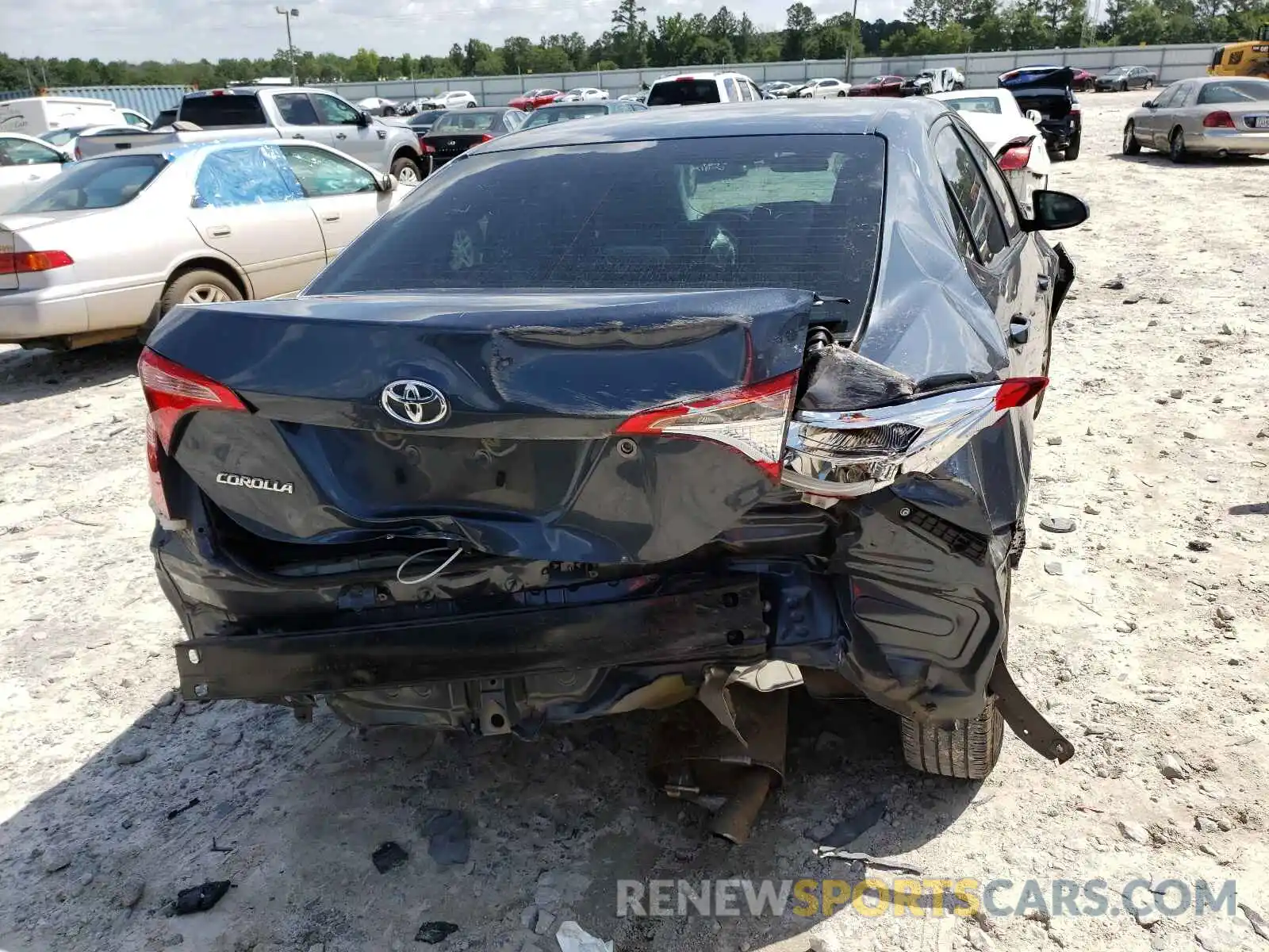 9 Photograph of a damaged car 2T1BURHE3KC159136 TOYOTA COROLLA 2019