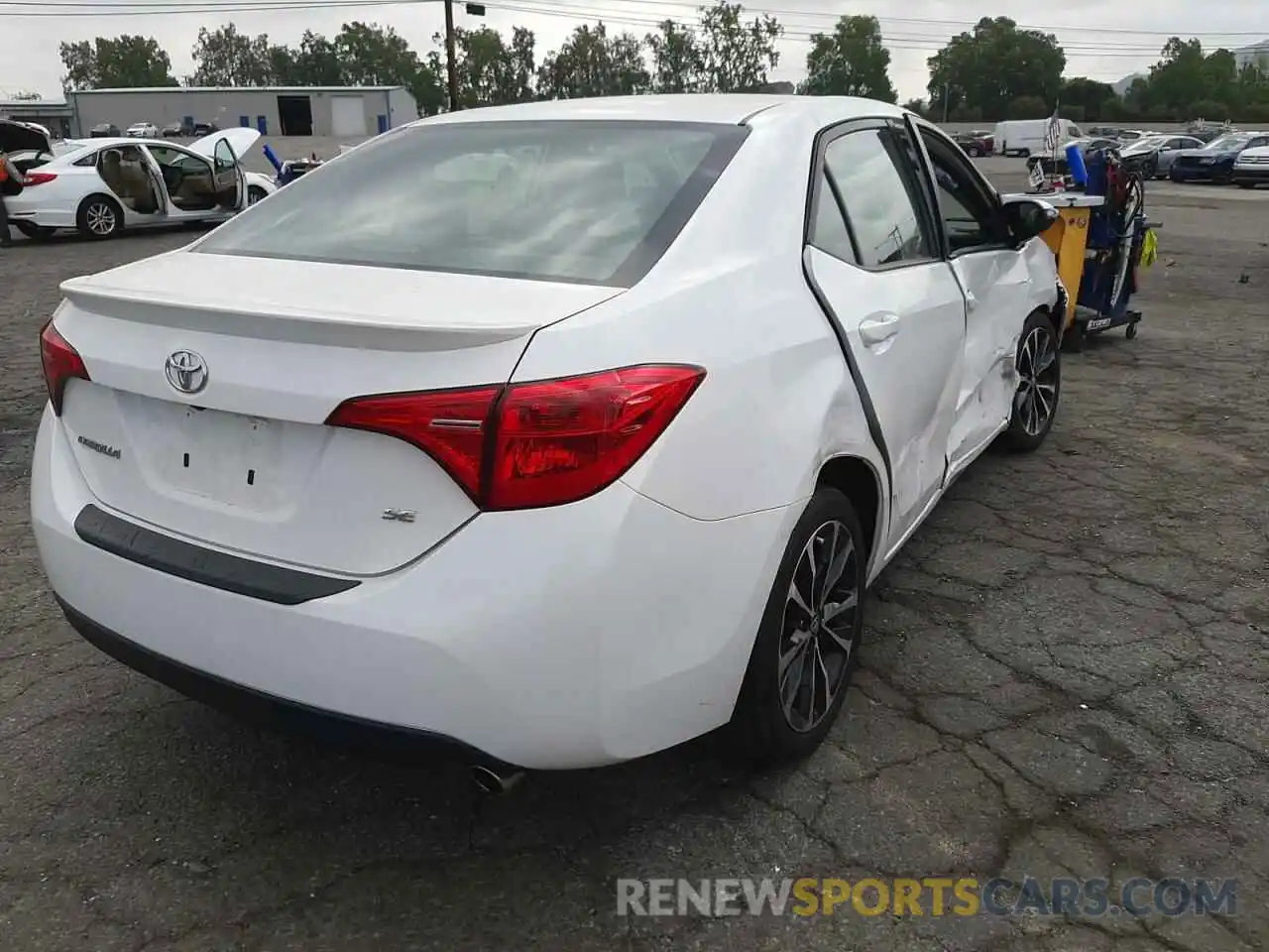 4 Photograph of a damaged car 2T1BURHE3KC159394 TOYOTA COROLLA 2019