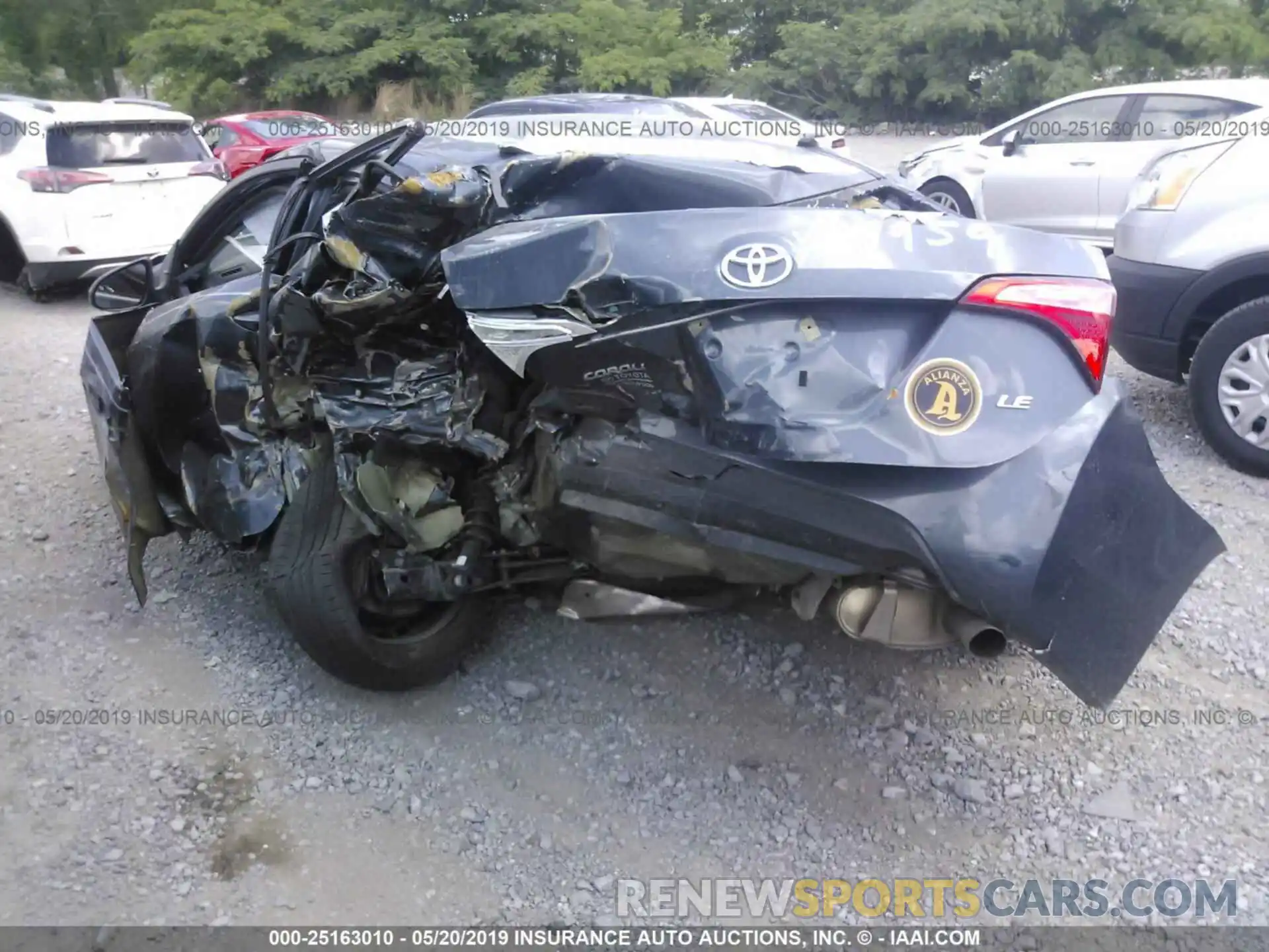 3 Photograph of a damaged car 2T1BURHE3KC159959 TOYOTA COROLLA 2019