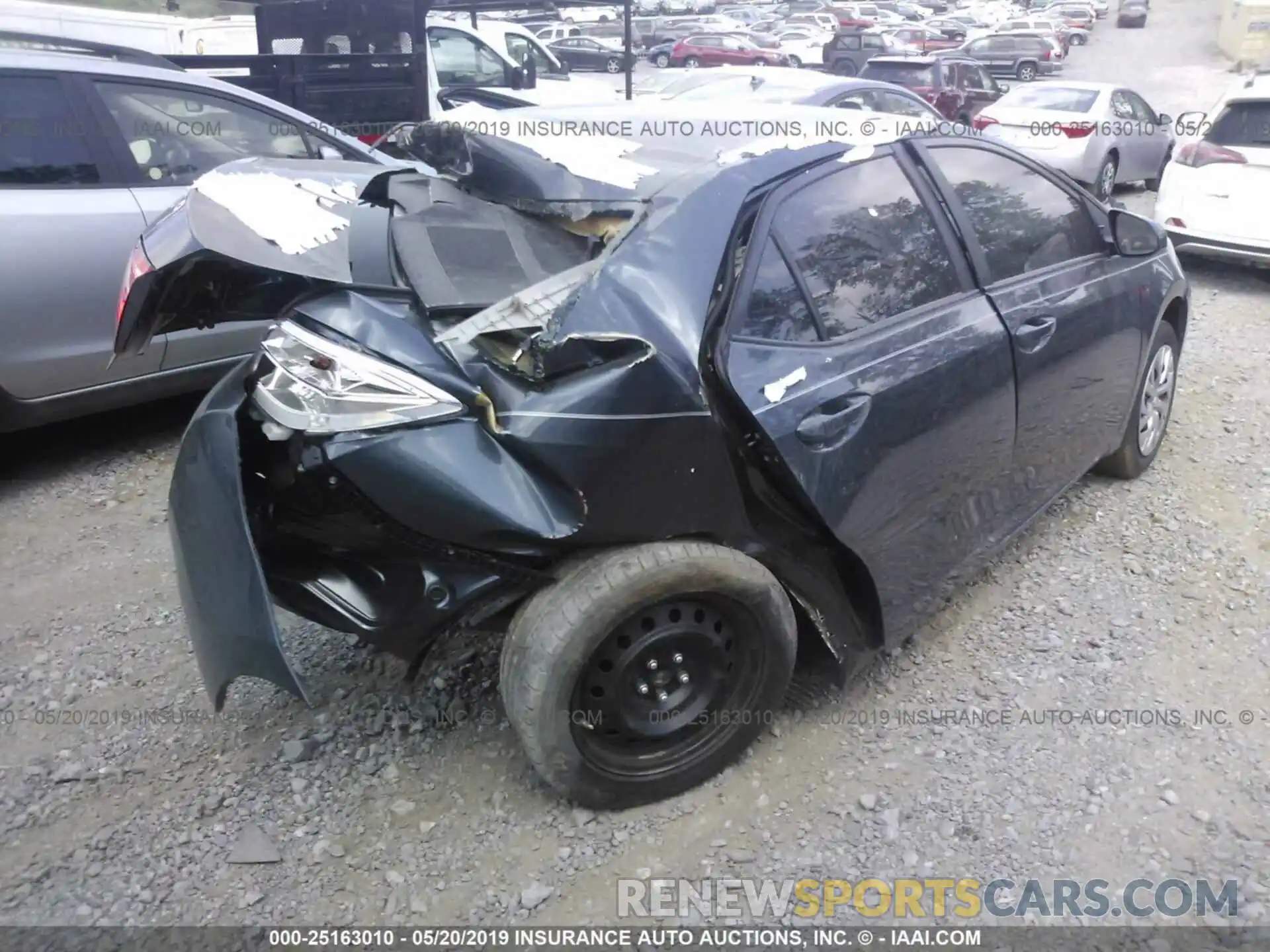 4 Photograph of a damaged car 2T1BURHE3KC159959 TOYOTA COROLLA 2019