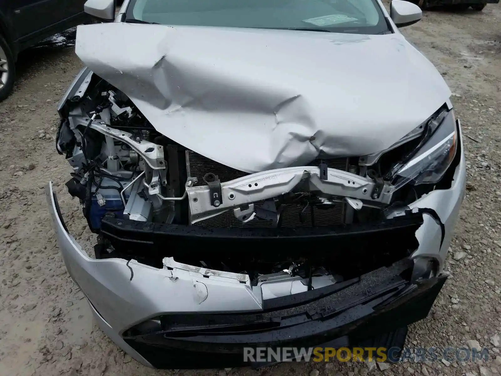 9 Photograph of a damaged car 2T1BURHE3KC160884 TOYOTA COROLLA 2019