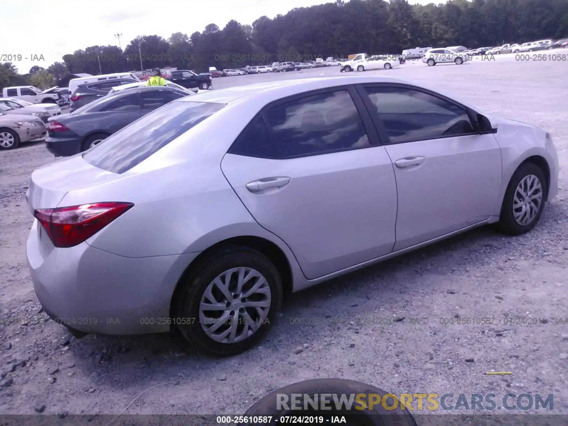 4 Photograph of a damaged car 2T1BURHE3KC162943 TOYOTA COROLLA 2019