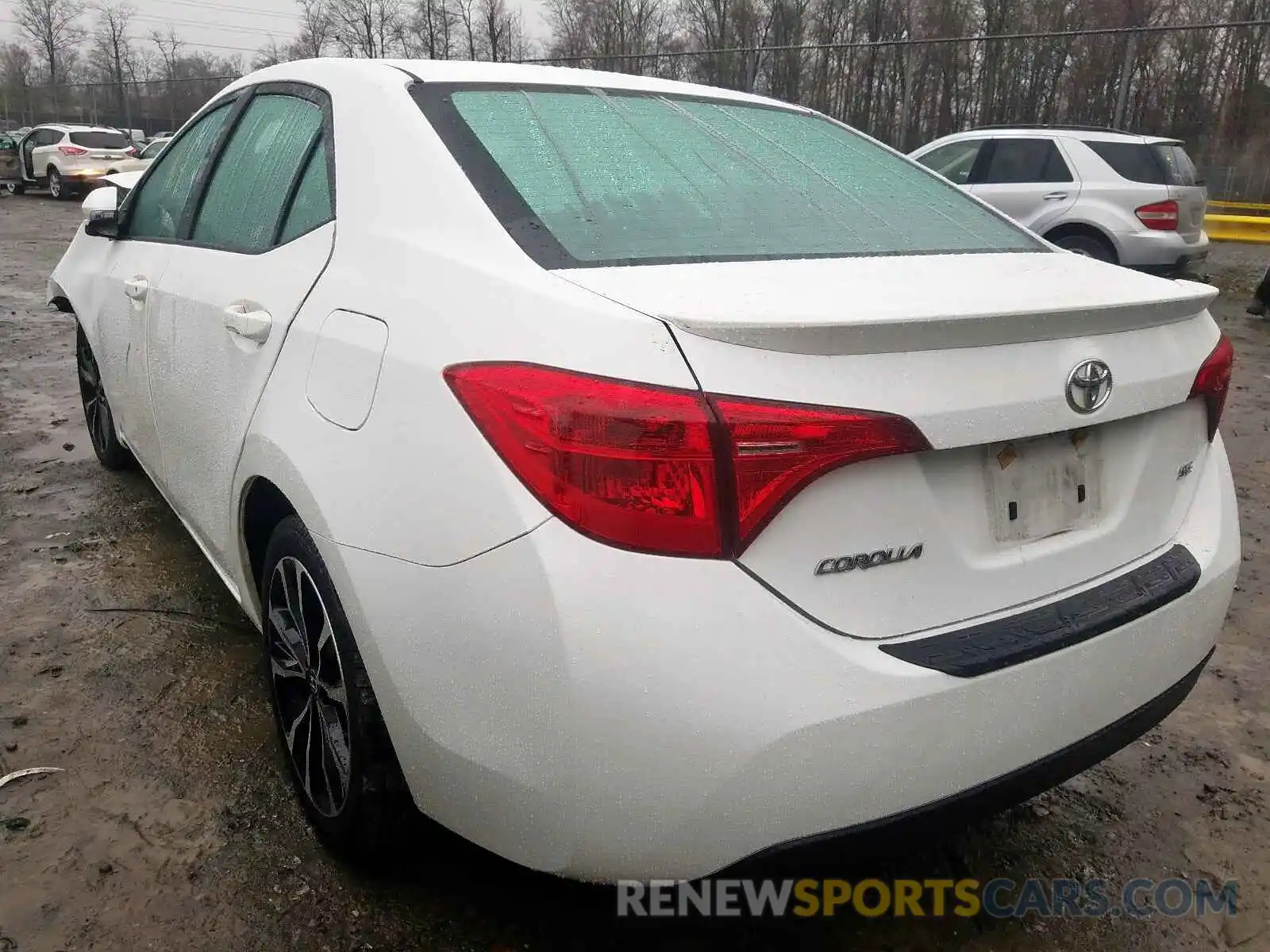 3 Photograph of a damaged car 2T1BURHE3KC163039 TOYOTA COROLLA 2019