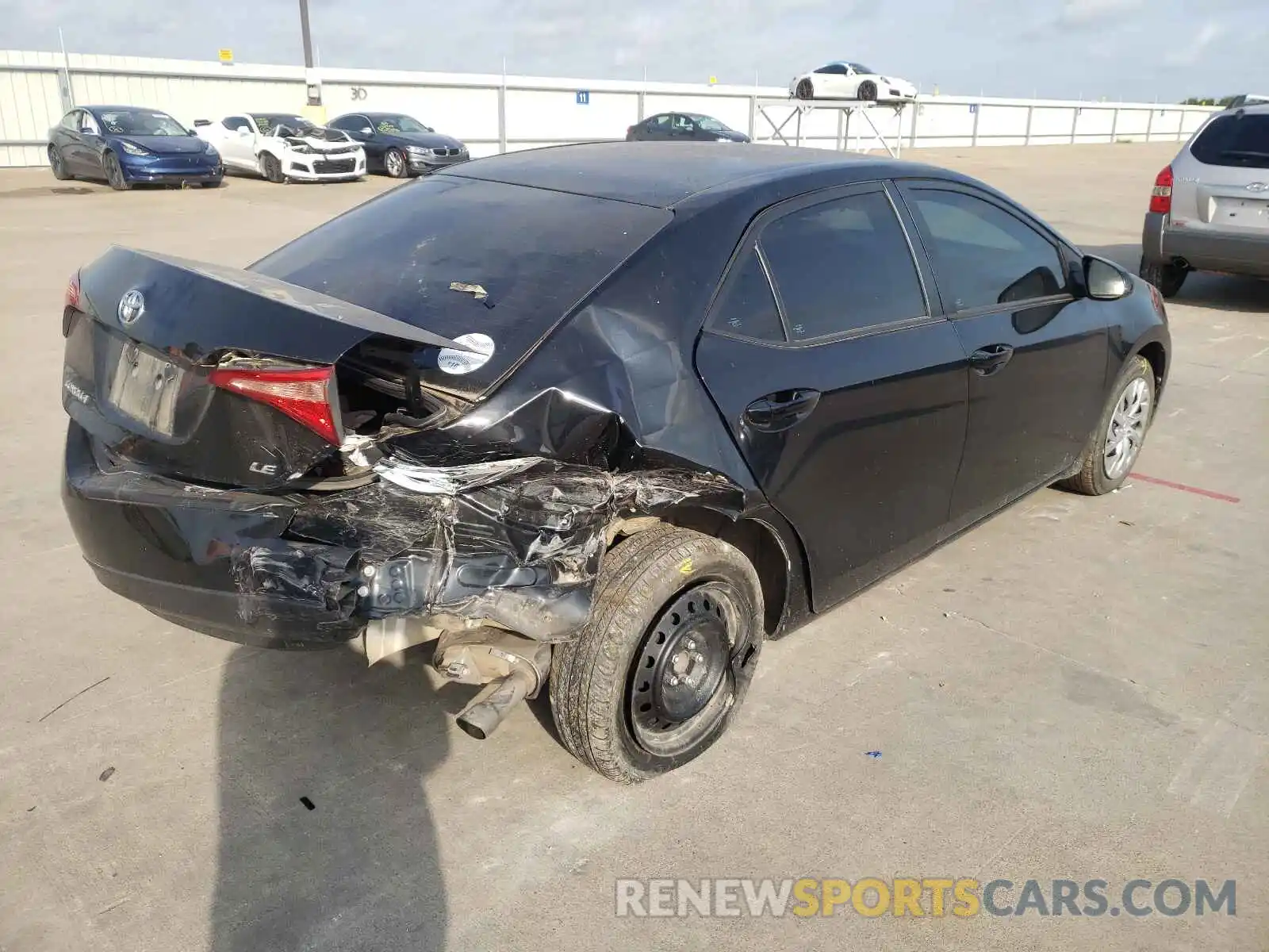 4 Photograph of a damaged car 2T1BURHE3KC164563 TOYOTA COROLLA 2019