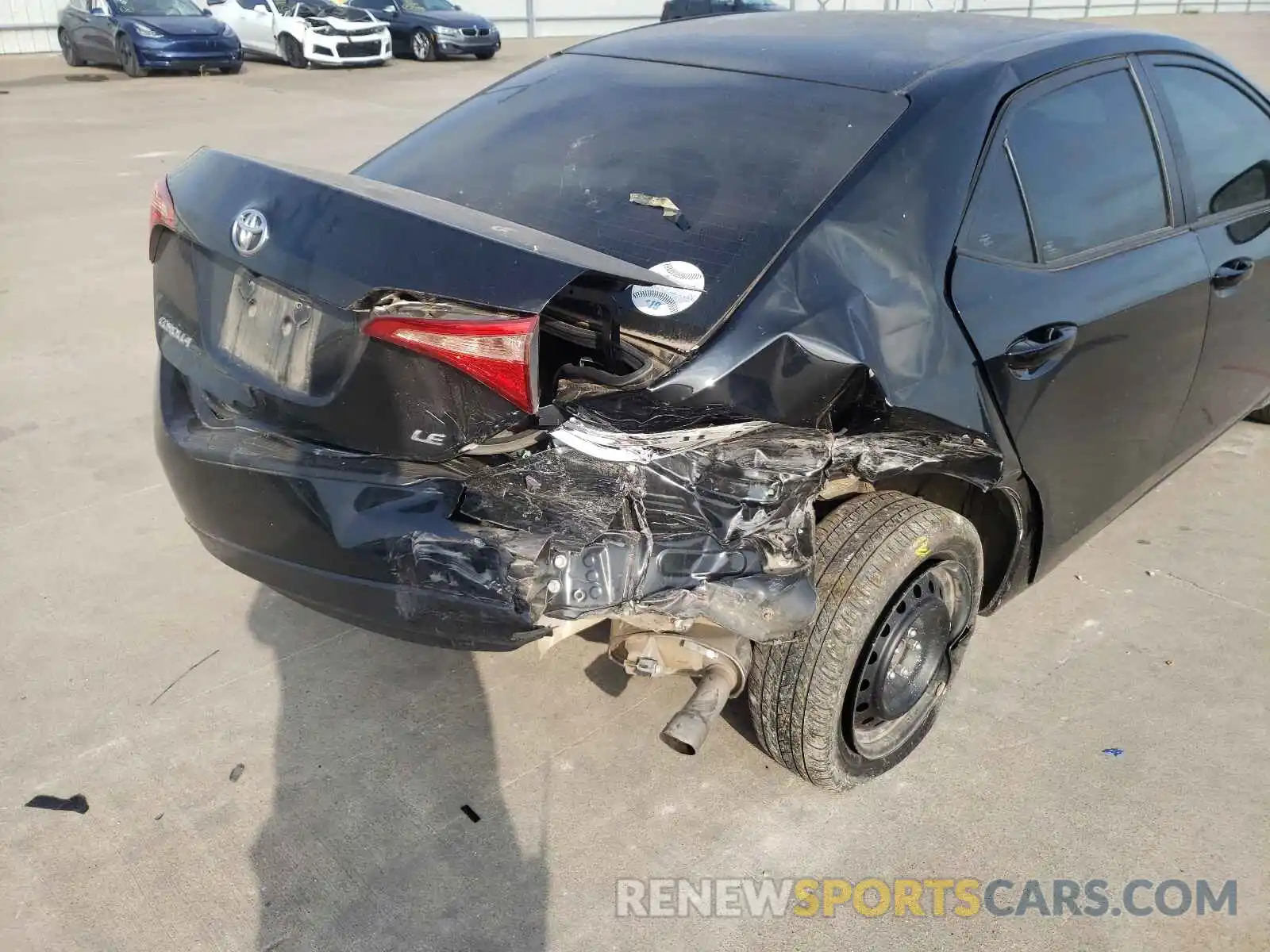 9 Photograph of a damaged car 2T1BURHE3KC164563 TOYOTA COROLLA 2019