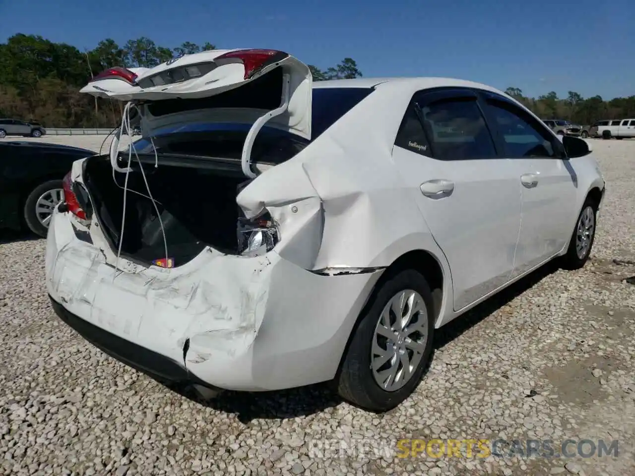 4 Photograph of a damaged car 2T1BURHE3KC164708 TOYOTA COROLLA 2019