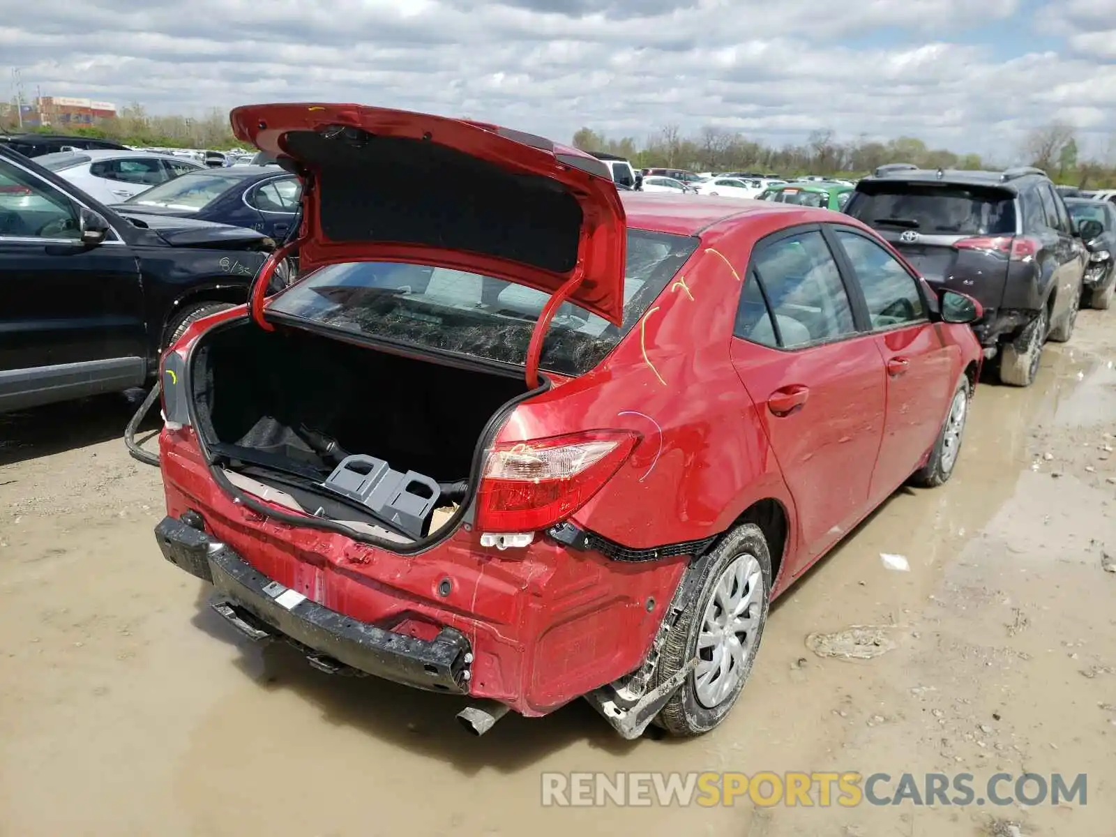 4 Photograph of a damaged car 2T1BURHE3KC165406 TOYOTA COROLLA 2019