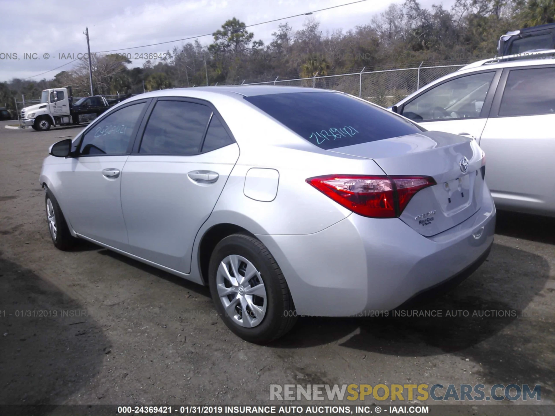 3 Photograph of a damaged car 2T1BURHE3KC166782 TOYOTA COROLLA 2019