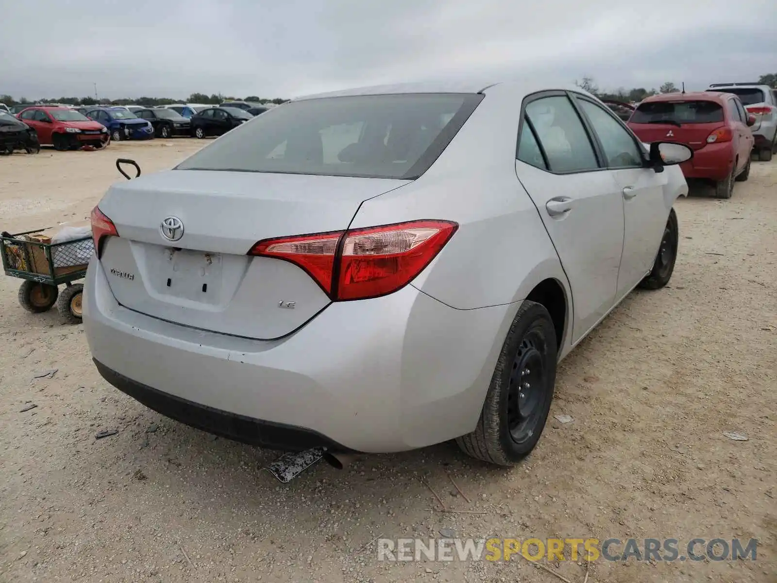 4 Photograph of a damaged car 2T1BURHE3KC167043 TOYOTA COROLLA 2019