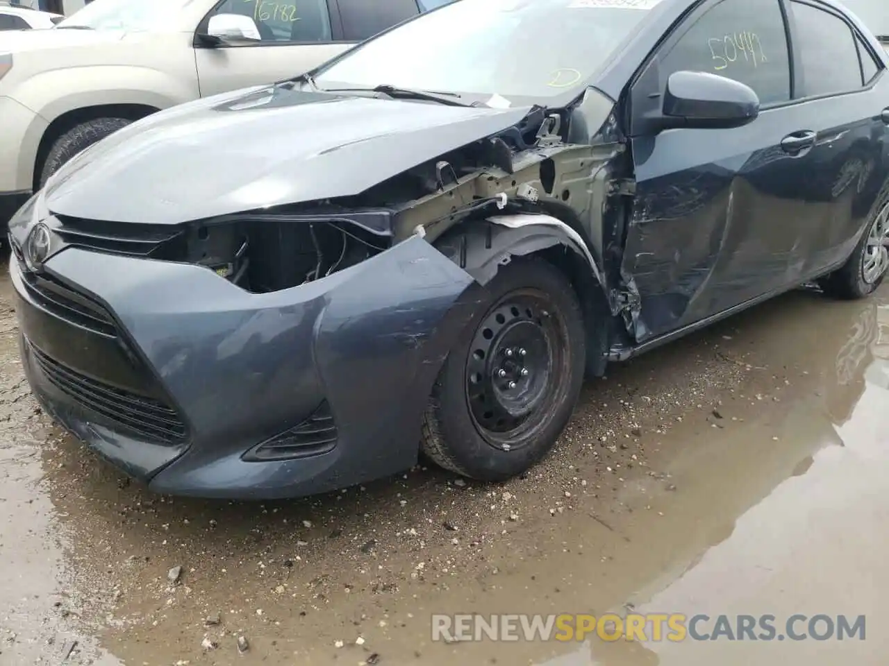 9 Photograph of a damaged car 2T1BURHE3KC169942 TOYOTA COROLLA 2019