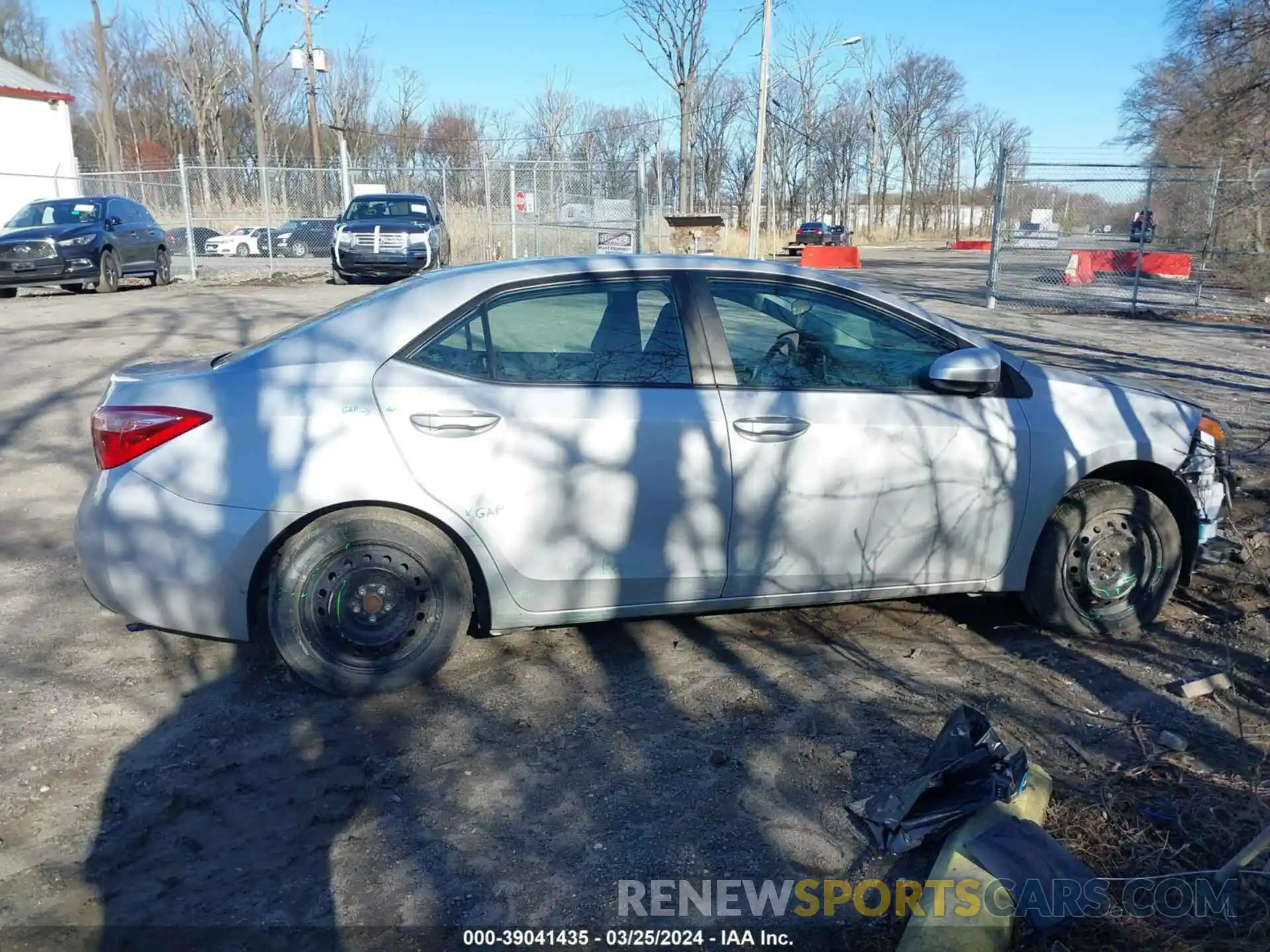 14 Photograph of a damaged car 2T1BURHE3KC170167 TOYOTA COROLLA 2019