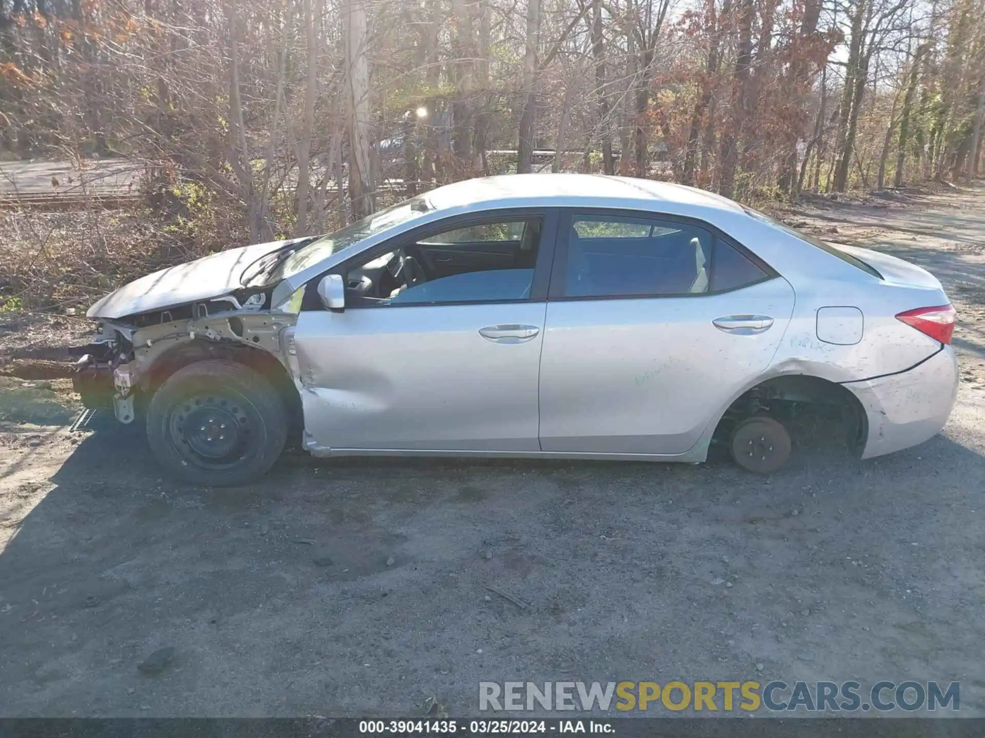 15 Photograph of a damaged car 2T1BURHE3KC170167 TOYOTA COROLLA 2019