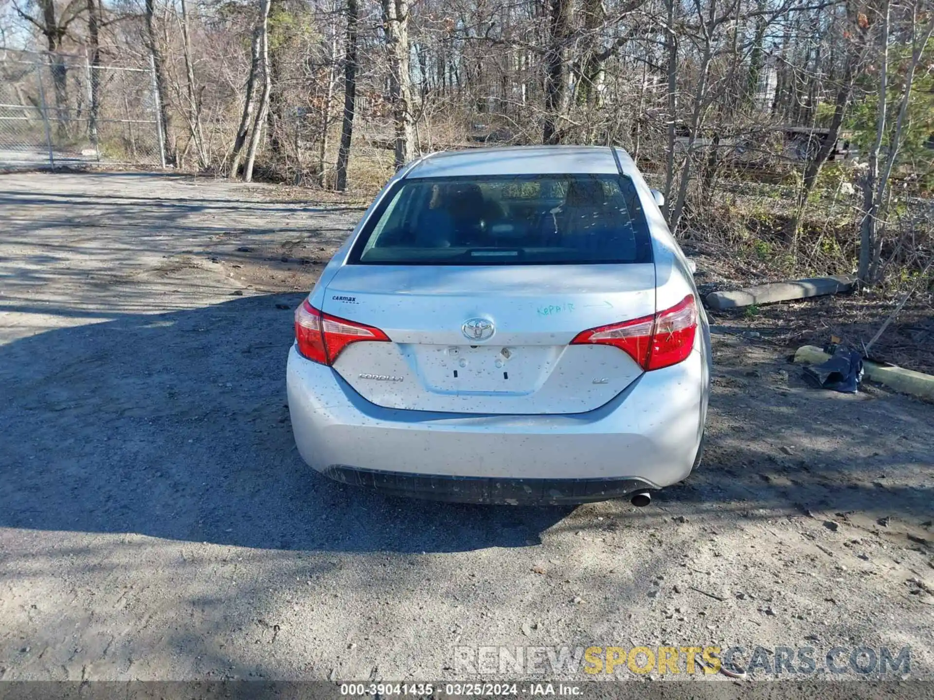 17 Photograph of a damaged car 2T1BURHE3KC170167 TOYOTA COROLLA 2019