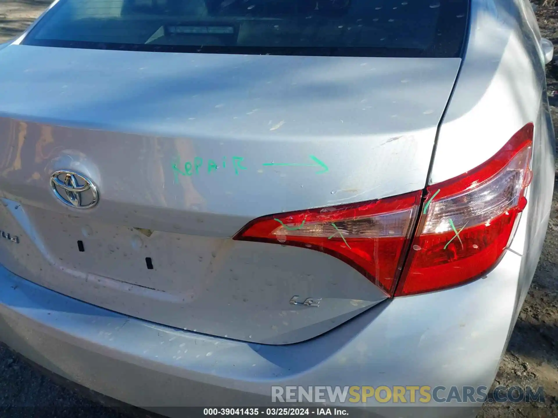 21 Photograph of a damaged car 2T1BURHE3KC170167 TOYOTA COROLLA 2019