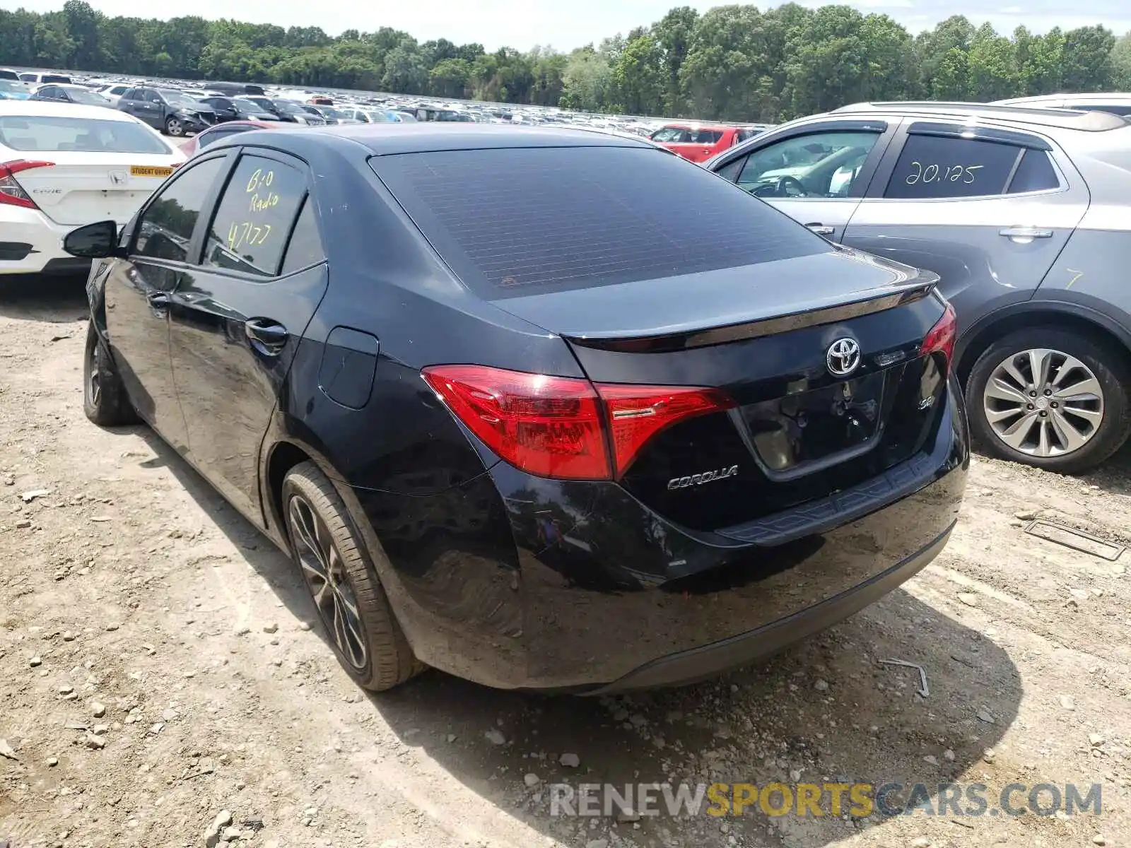 3 Photograph of a damaged car 2T1BURHE3KC170329 TOYOTA COROLLA 2019