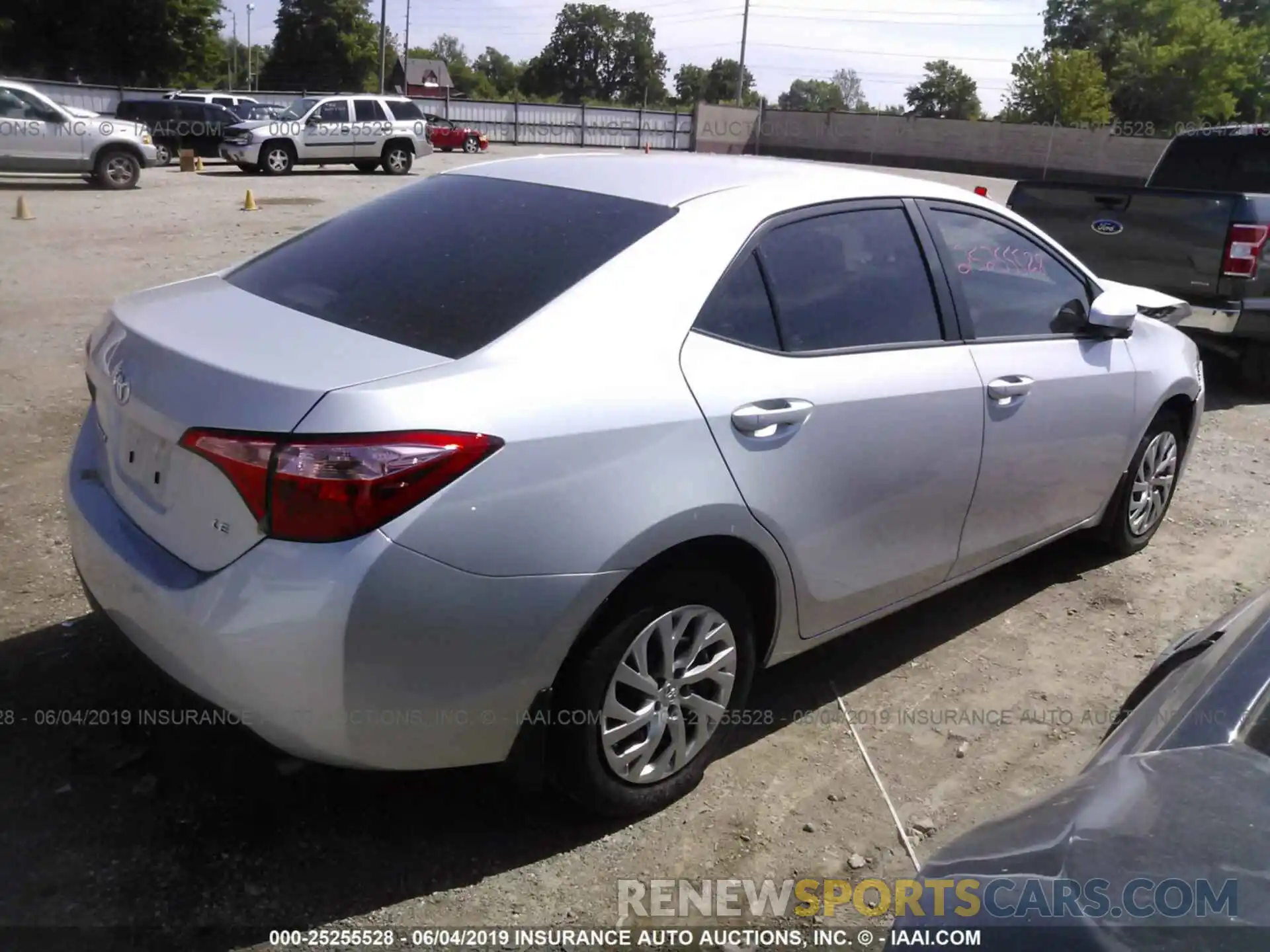 4 Photograph of a damaged car 2T1BURHE3KC171979 TOYOTA COROLLA 2019