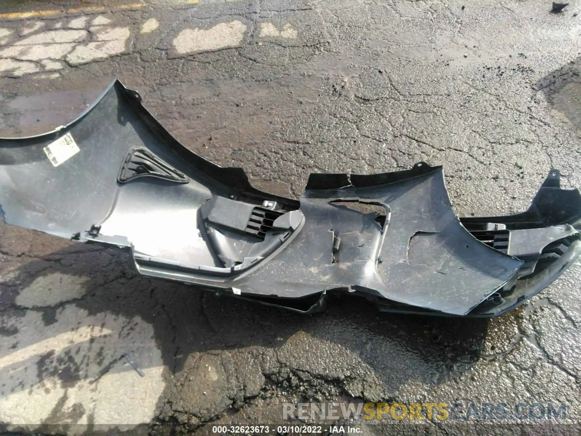 12 Photograph of a damaged car 2T1BURHE3KC172565 TOYOTA COROLLA 2019