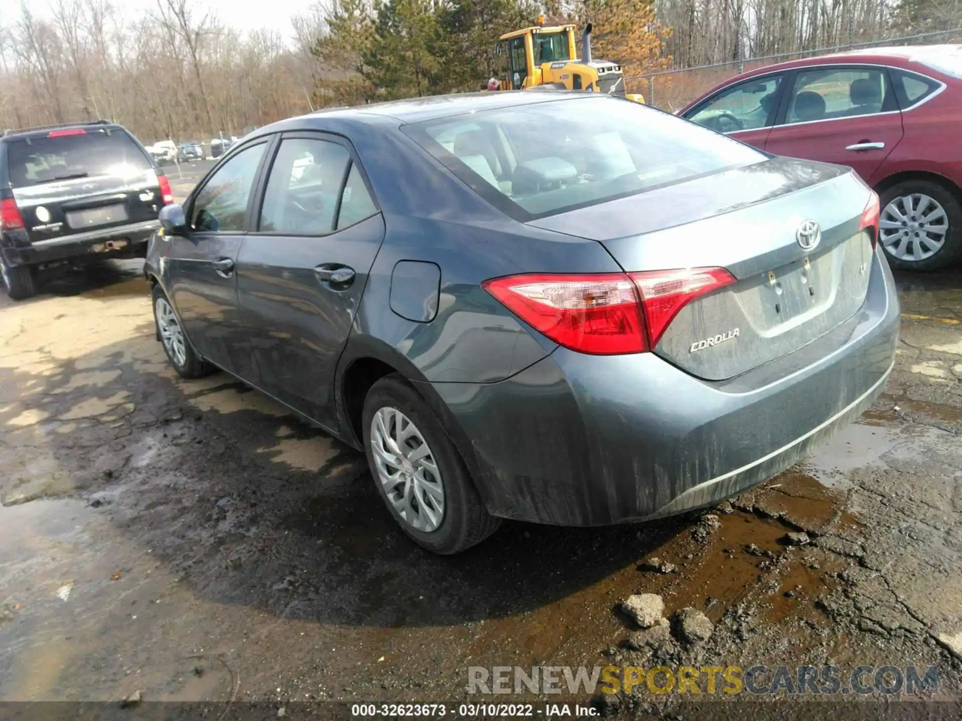 3 Photograph of a damaged car 2T1BURHE3KC172565 TOYOTA COROLLA 2019