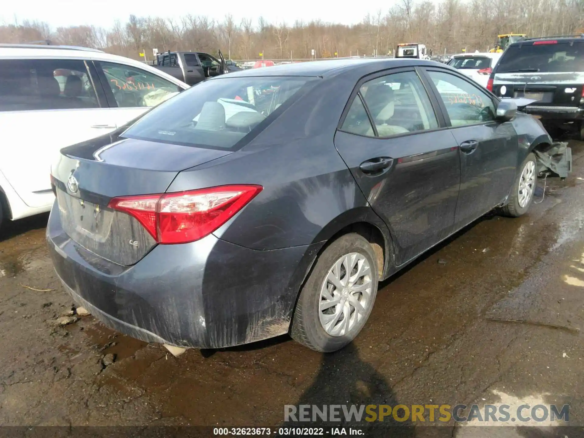 4 Photograph of a damaged car 2T1BURHE3KC172565 TOYOTA COROLLA 2019