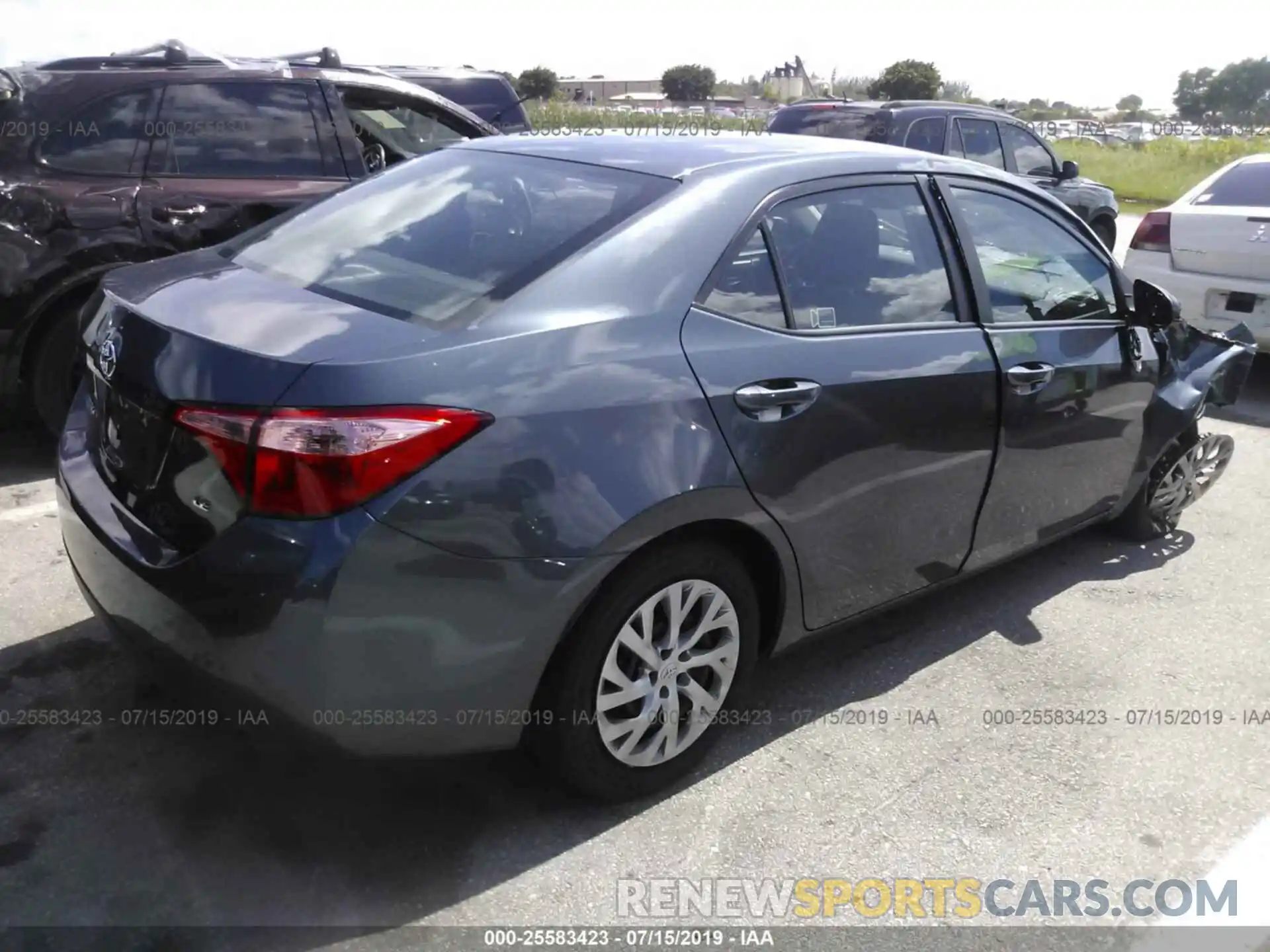 4 Photograph of a damaged car 2T1BURHE3KC173571 TOYOTA COROLLA 2019