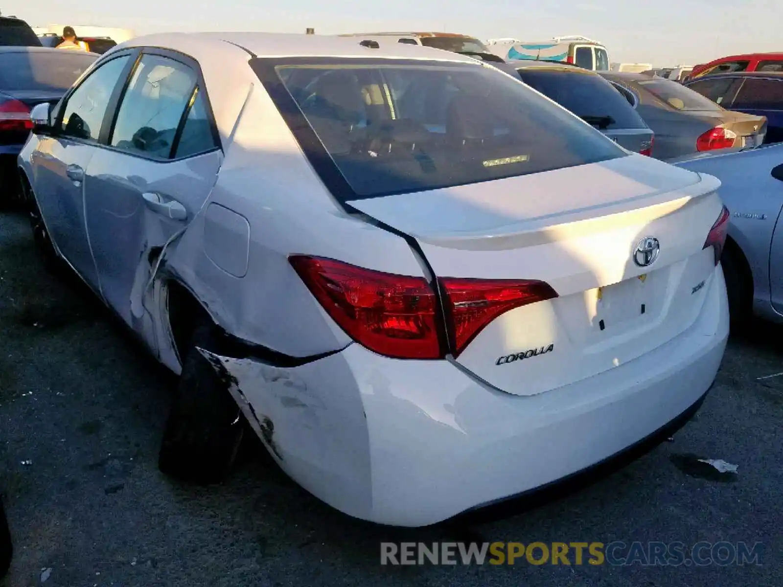 3 Photograph of a damaged car 2T1BURHE3KC175546 TOYOTA COROLLA 2019