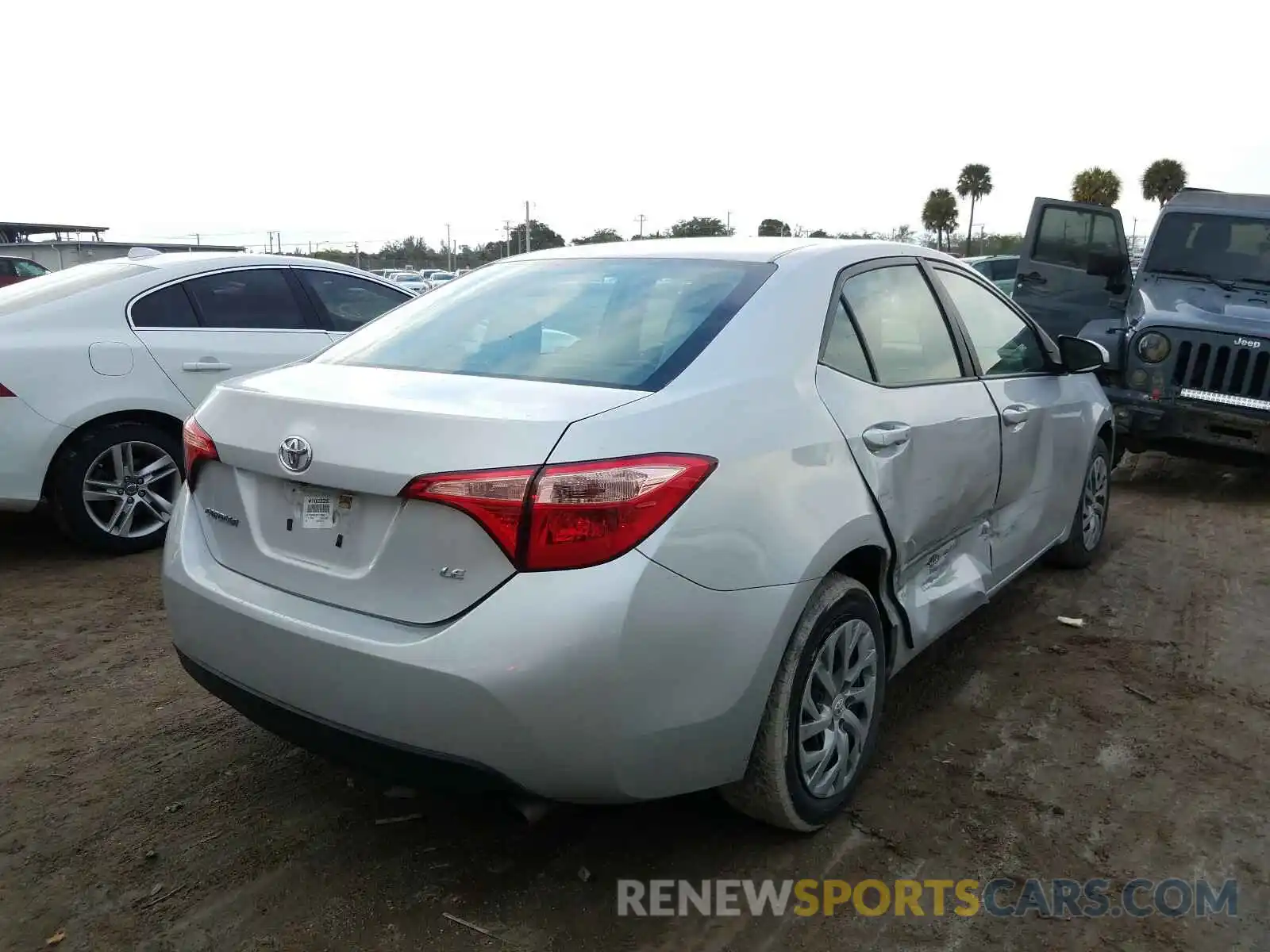 4 Photograph of a damaged car 2T1BURHE3KC175661 TOYOTA COROLLA 2019