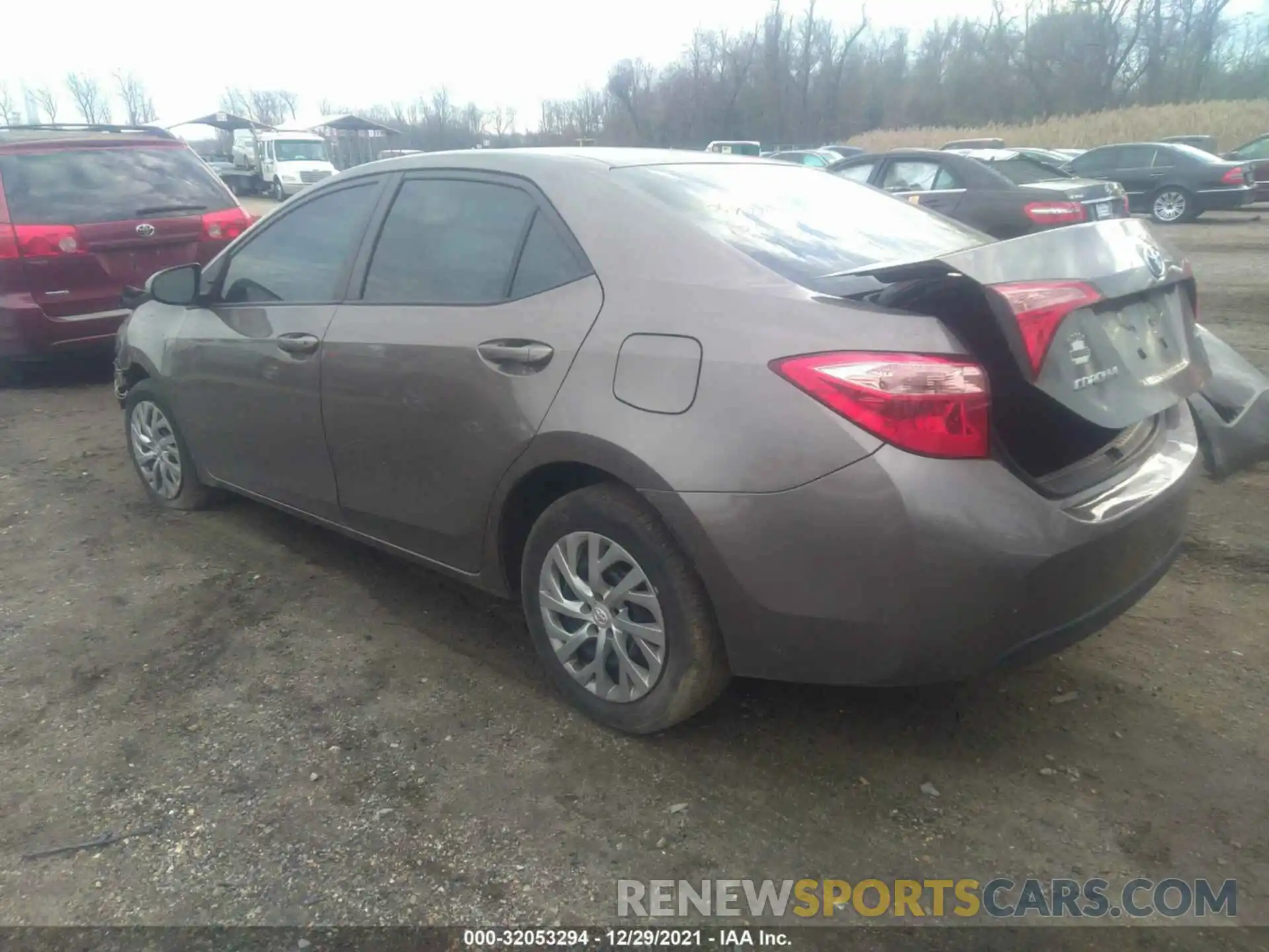 3 Photograph of a damaged car 2T1BURHE3KC176793 TOYOTA COROLLA 2019