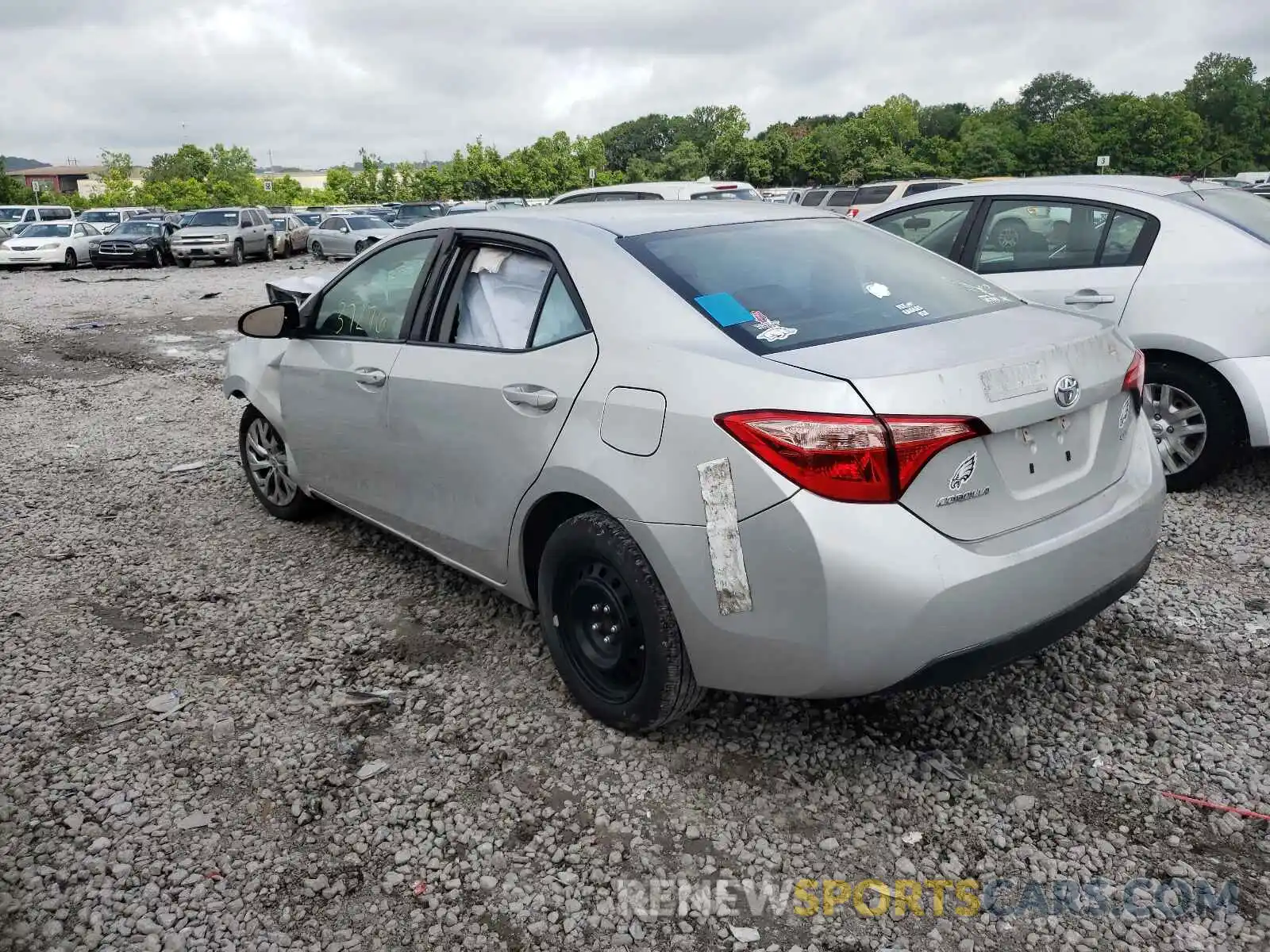 3 Photograph of a damaged car 2T1BURHE3KC177197 TOYOTA COROLLA 2019