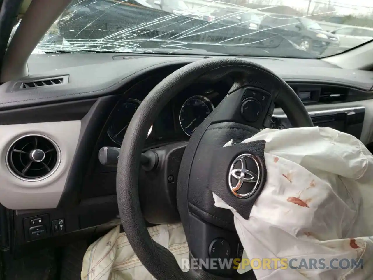 8 Photograph of a damaged car 2T1BURHE3KC177300 TOYOTA COROLLA 2019