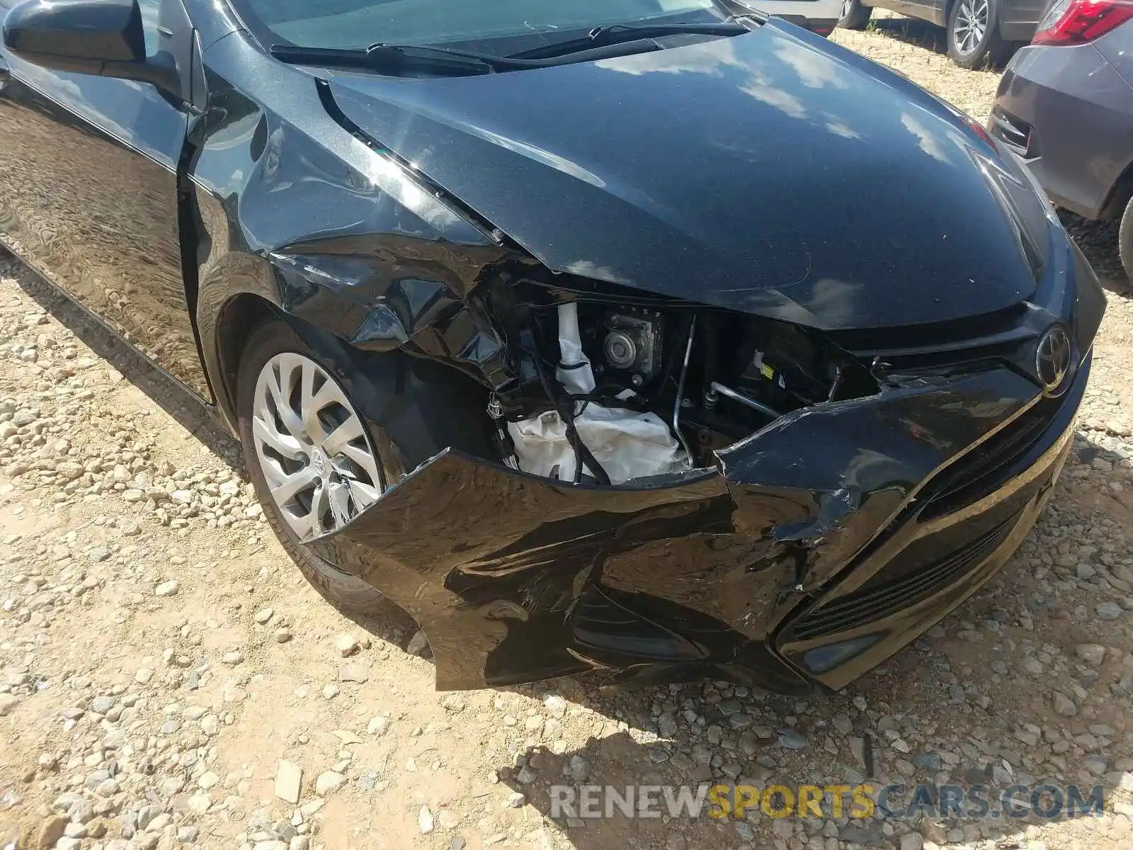 9 Photograph of a damaged car 2T1BURHE3KC178513 TOYOTA COROLLA 2019