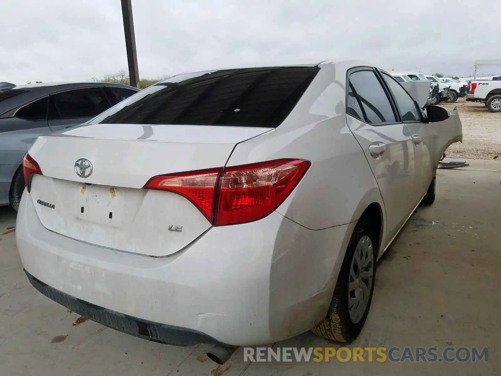 4 Photograph of a damaged car 2T1BURHE3KC178902 TOYOTA COROLLA 2019