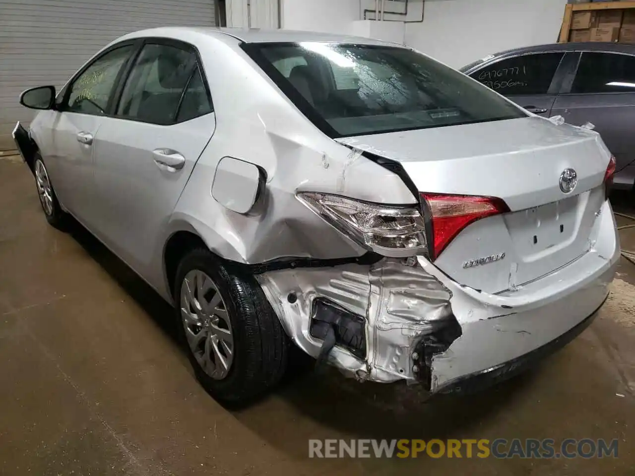 3 Photograph of a damaged car 2T1BURHE3KC180245 TOYOTA COROLLA 2019