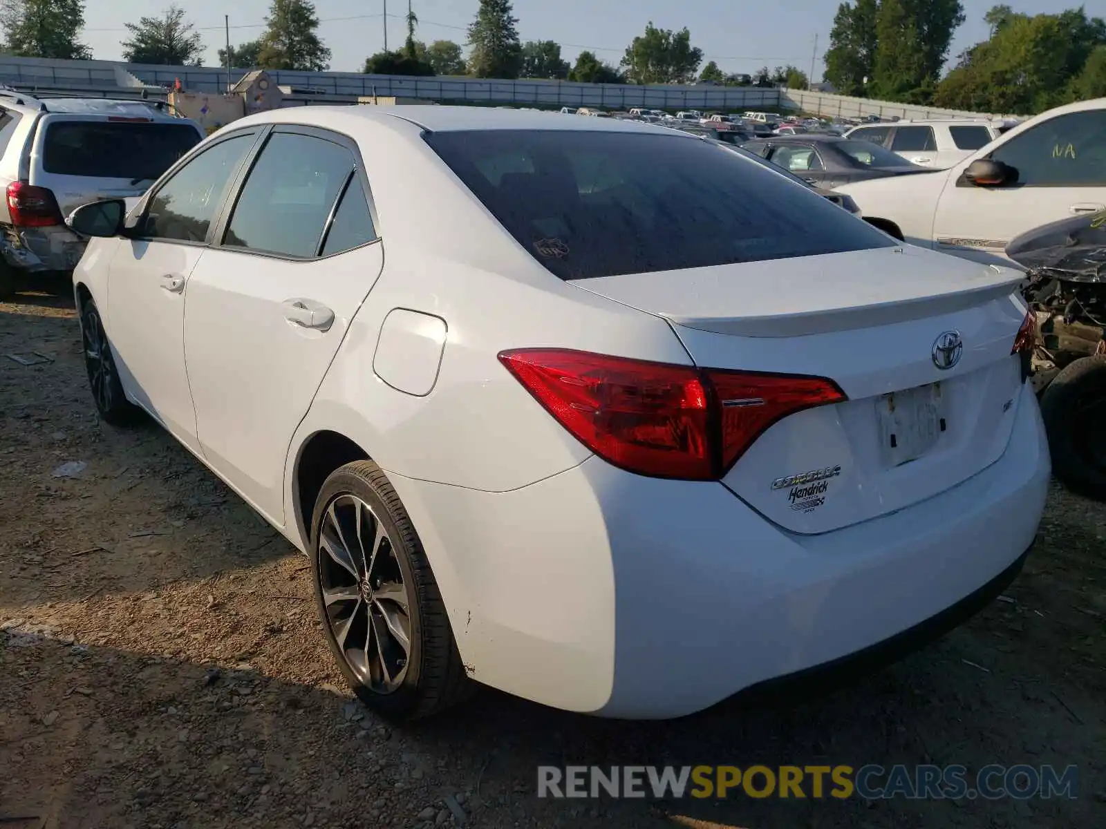 3 Photograph of a damaged car 2T1BURHE3KC181301 TOYOTA COROLLA 2019