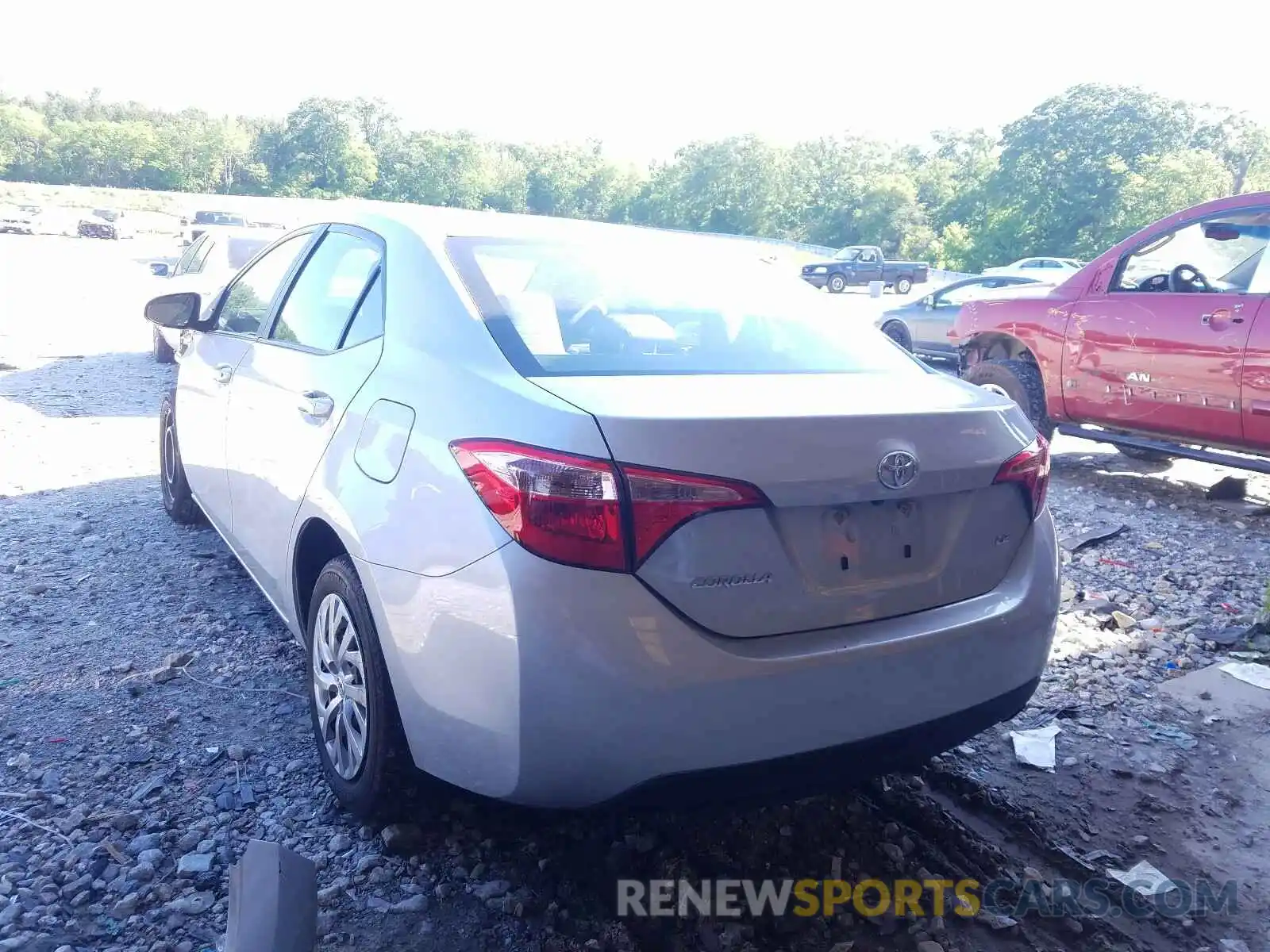 3 Photograph of a damaged car 2T1BURHE3KC182044 TOYOTA COROLLA 2019