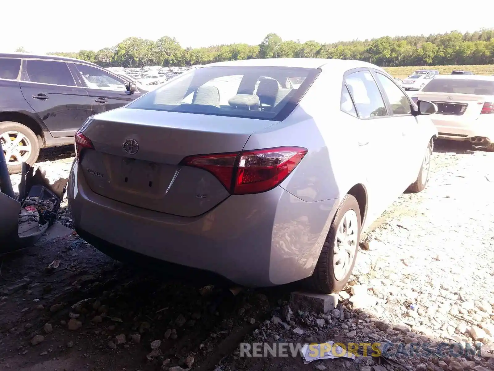 4 Photograph of a damaged car 2T1BURHE3KC182044 TOYOTA COROLLA 2019