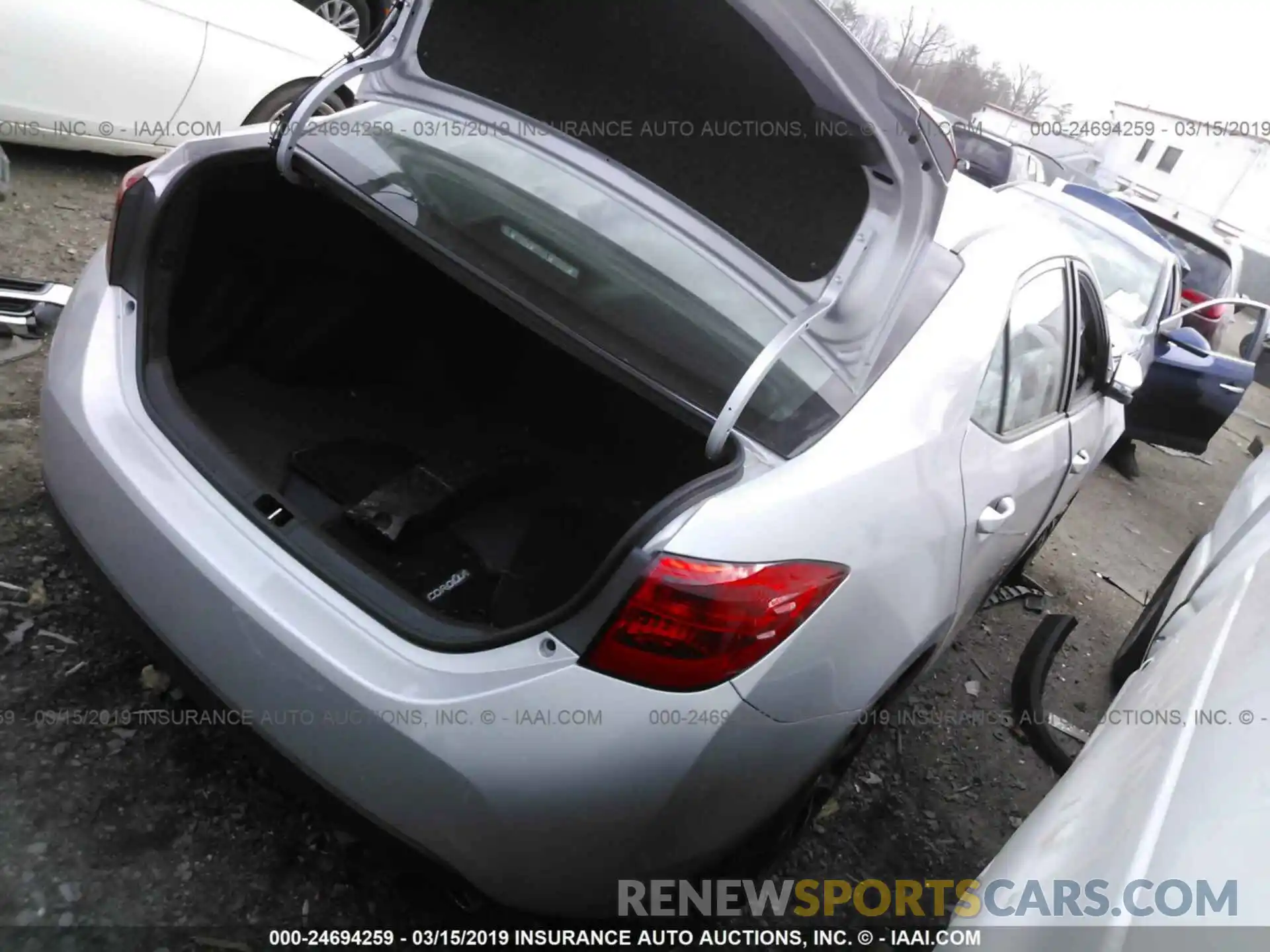 4 Photograph of a damaged car 2T1BURHE3KC183971 TOYOTA COROLLA 2019