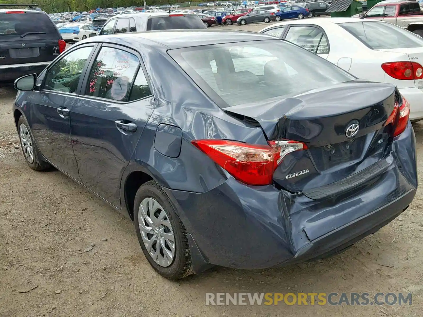 3 Photograph of a damaged car 2T1BURHE3KC184215 TOYOTA COROLLA 2019