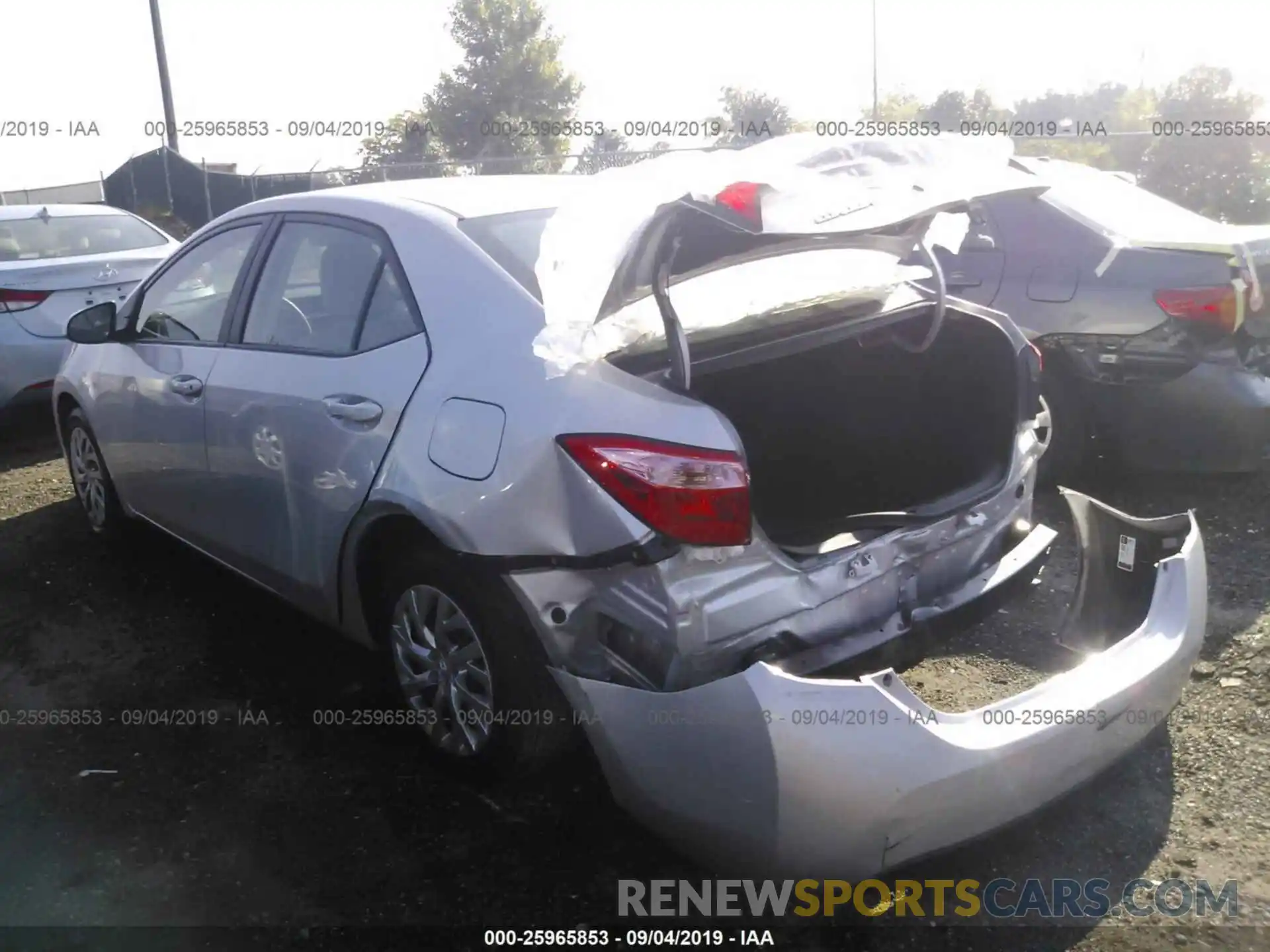 3 Photograph of a damaged car 2T1BURHE3KC184845 TOYOTA COROLLA 2019