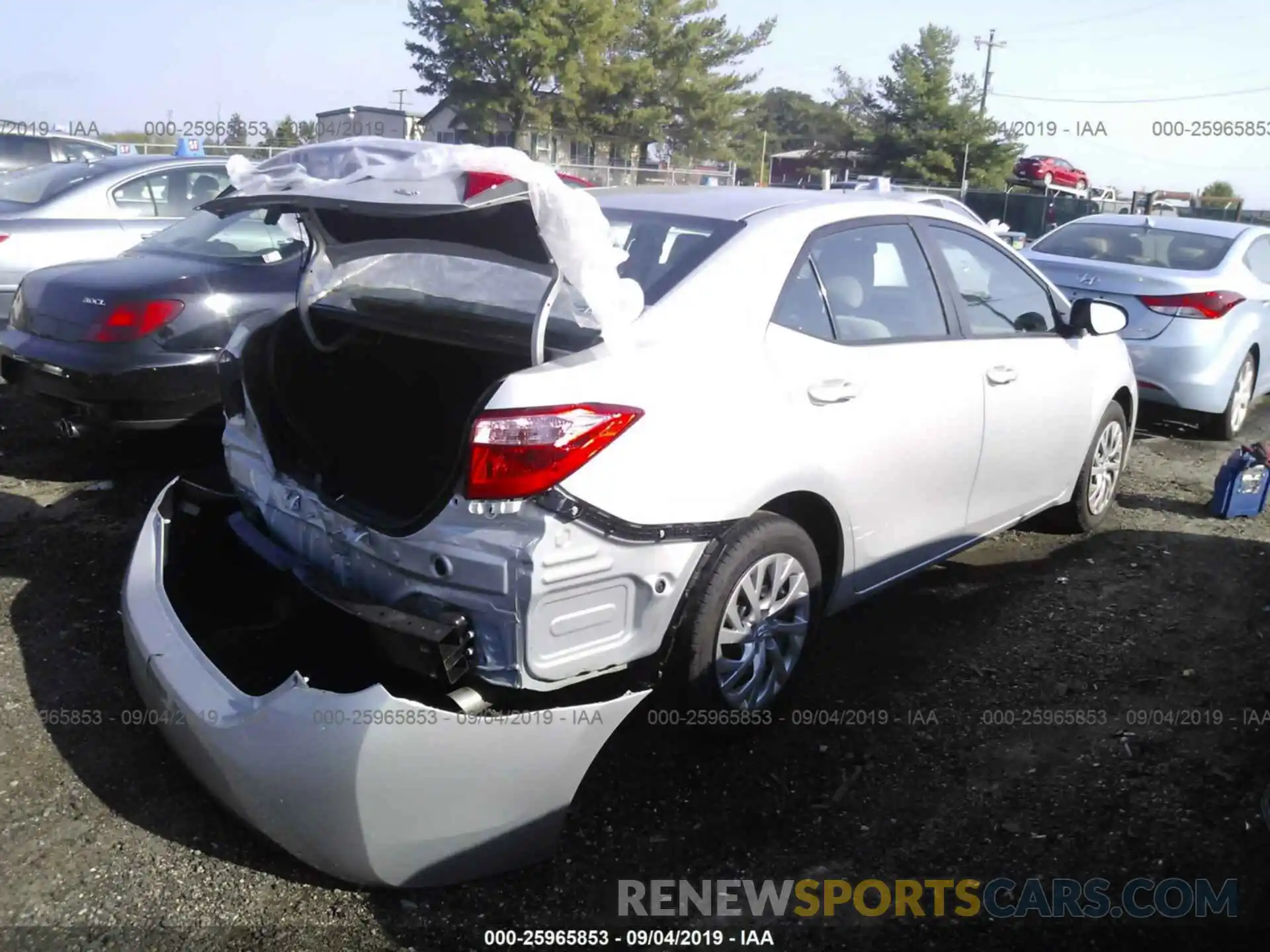 4 Photograph of a damaged car 2T1BURHE3KC184845 TOYOTA COROLLA 2019