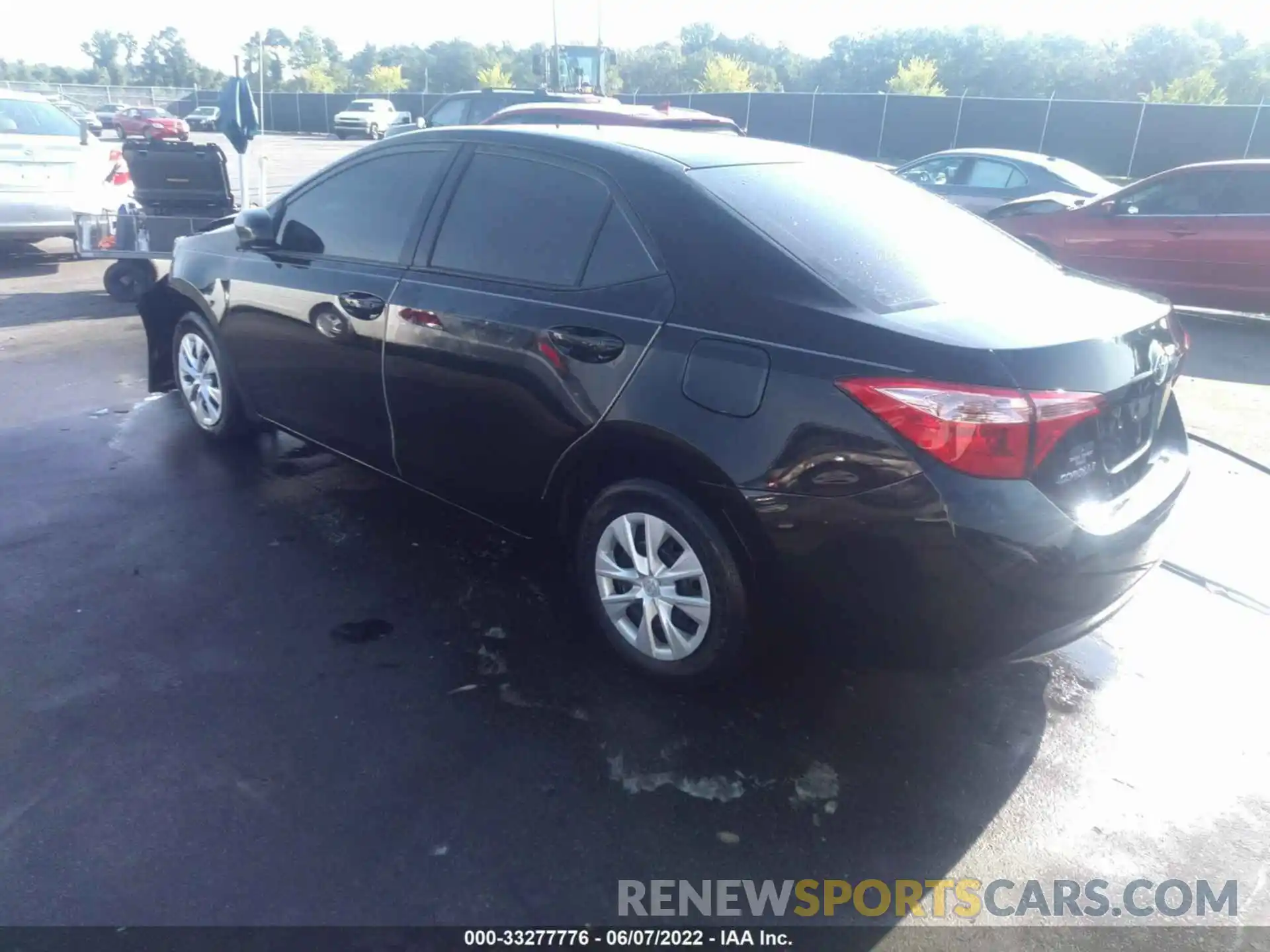 3 Photograph of a damaged car 2T1BURHE3KC191617 TOYOTA COROLLA 2019