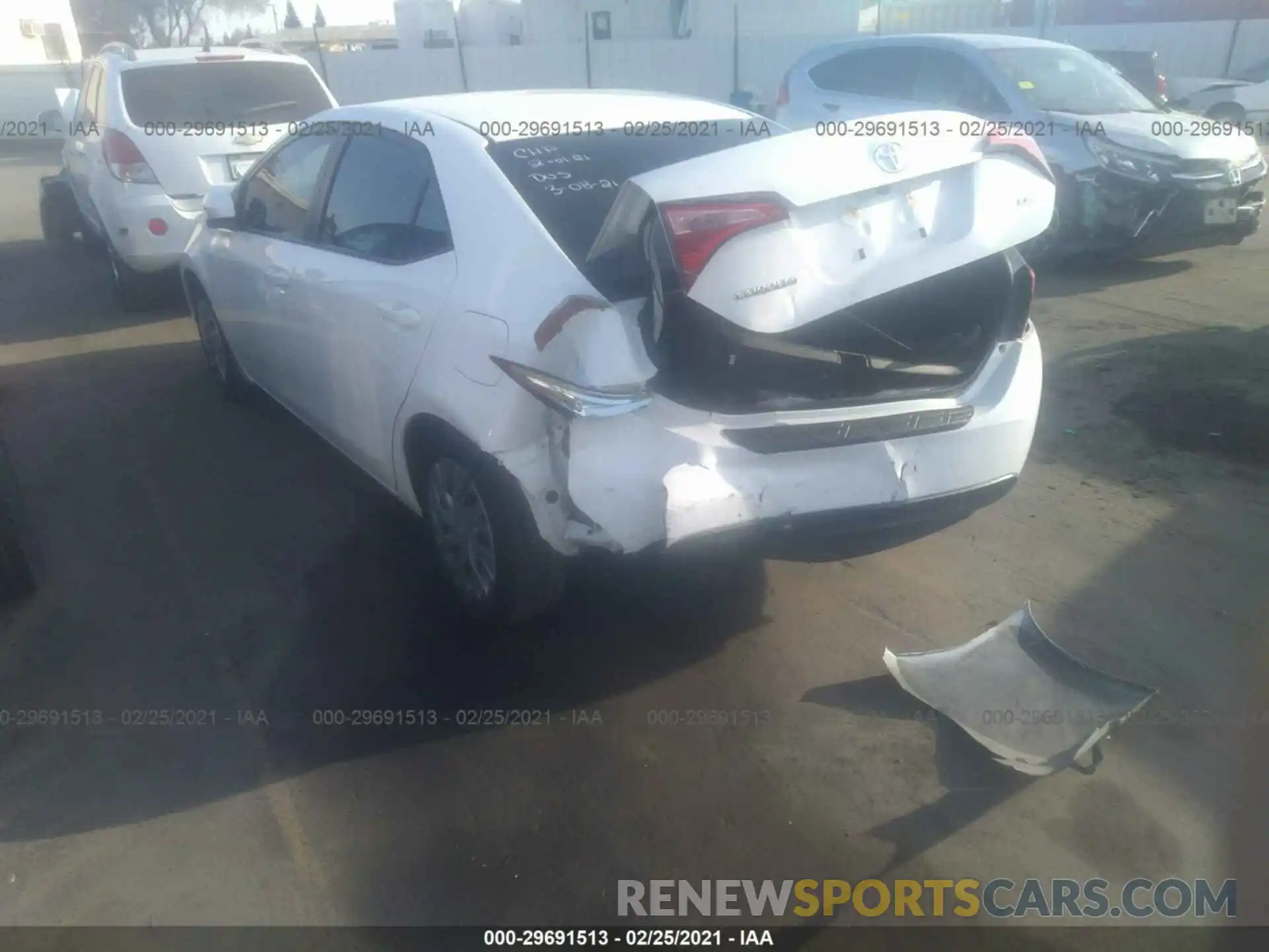 3 Photograph of a damaged car 2T1BURHE3KC192024 TOYOTA COROLLA 2019