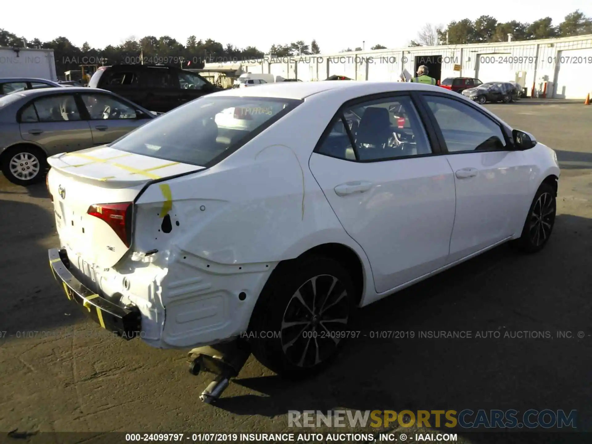 4 Photograph of a damaged car 2T1BURHE3KC192881 TOYOTA COROLLA 2019