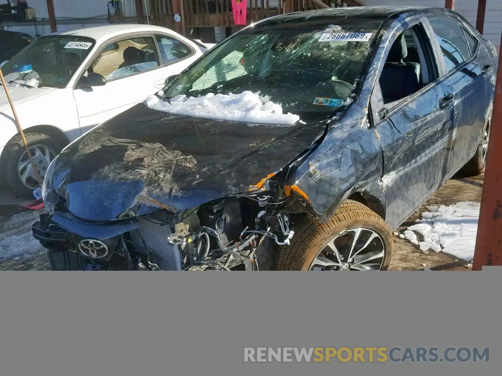 10 Photograph of a damaged car 2T1BURHE3KC192962 TOYOTA COROLLA 2019