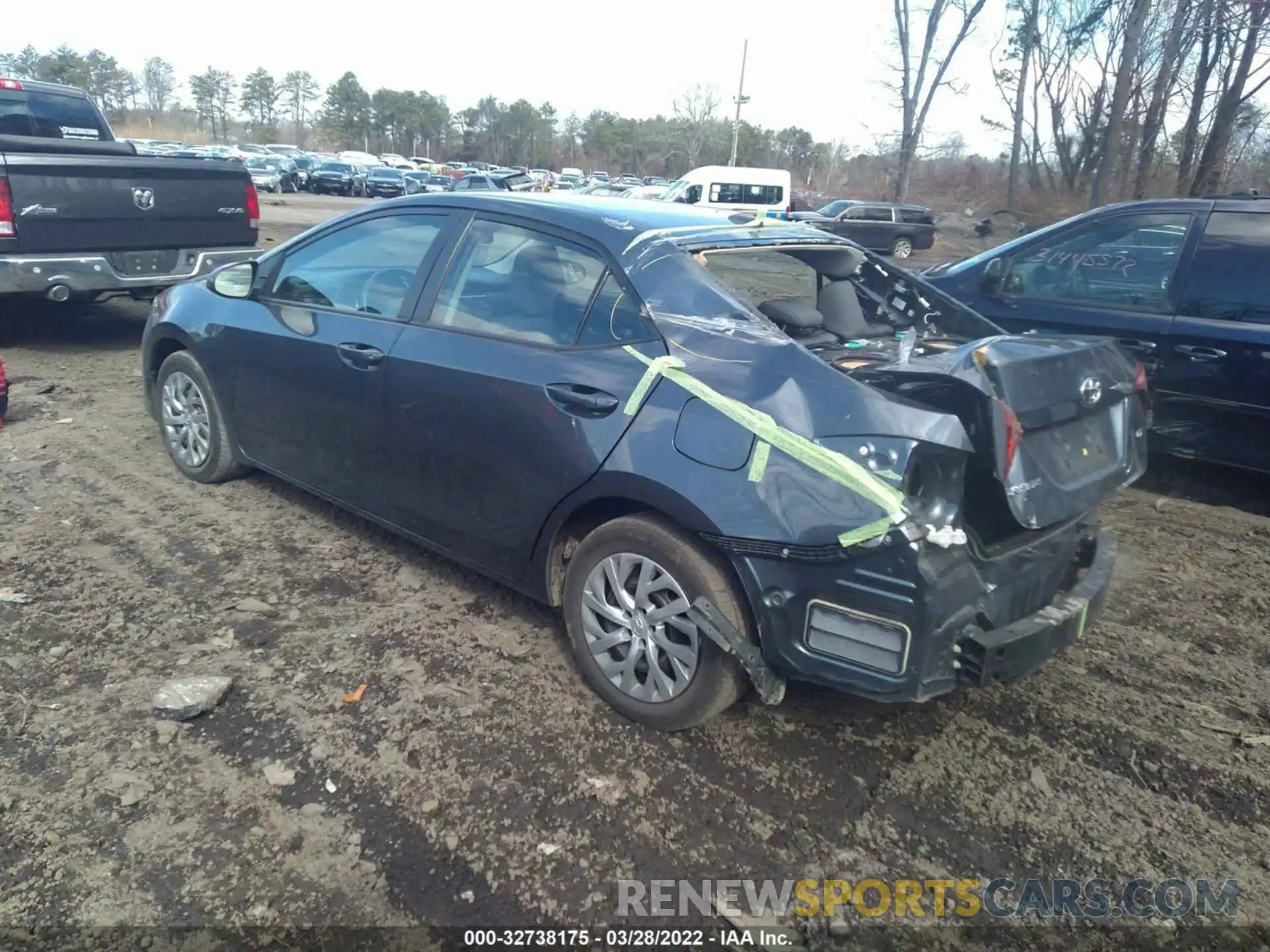 3 Photograph of a damaged car 2T1BURHE3KC194999 TOYOTA COROLLA 2019