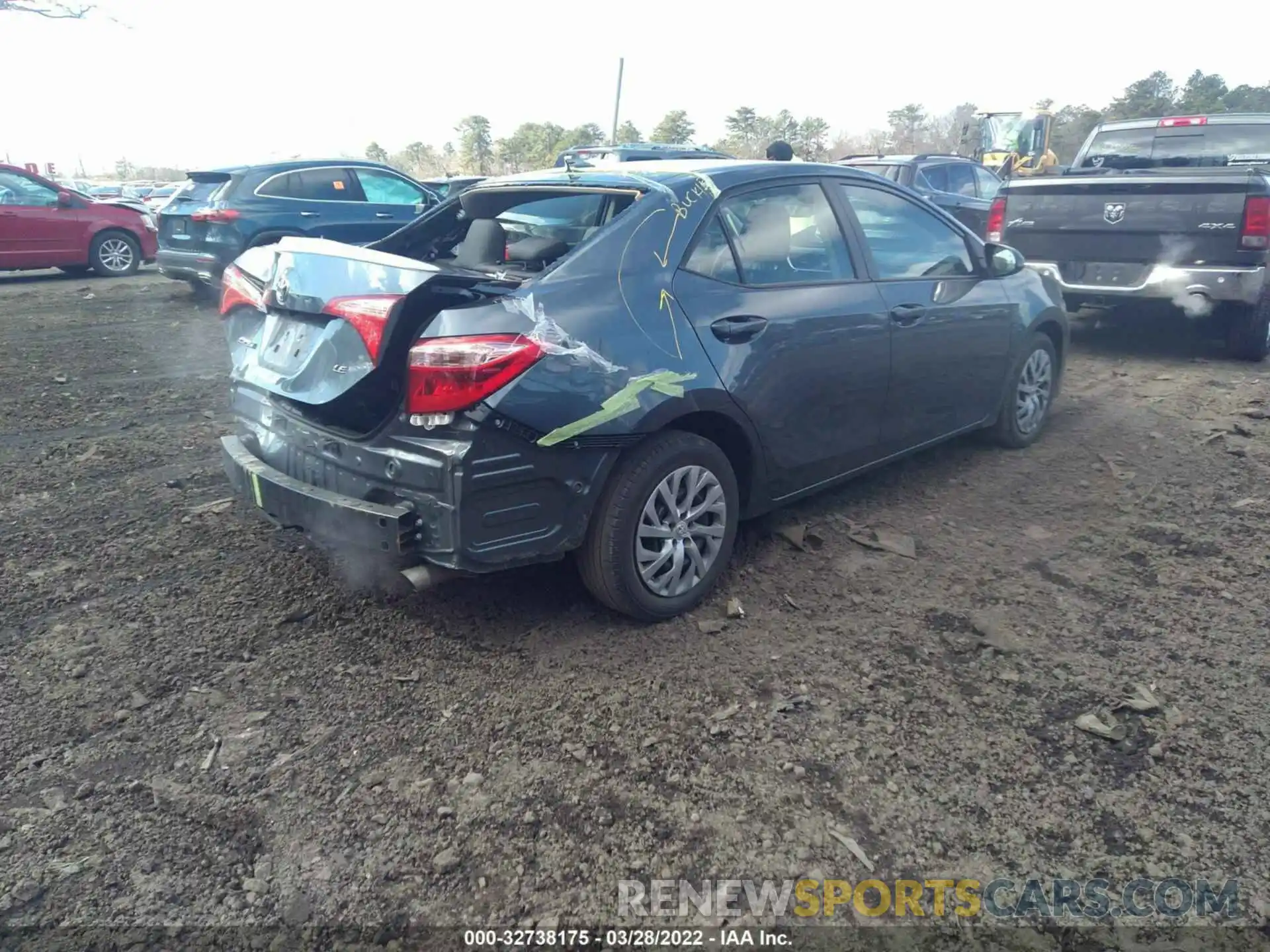 4 Photograph of a damaged car 2T1BURHE3KC194999 TOYOTA COROLLA 2019