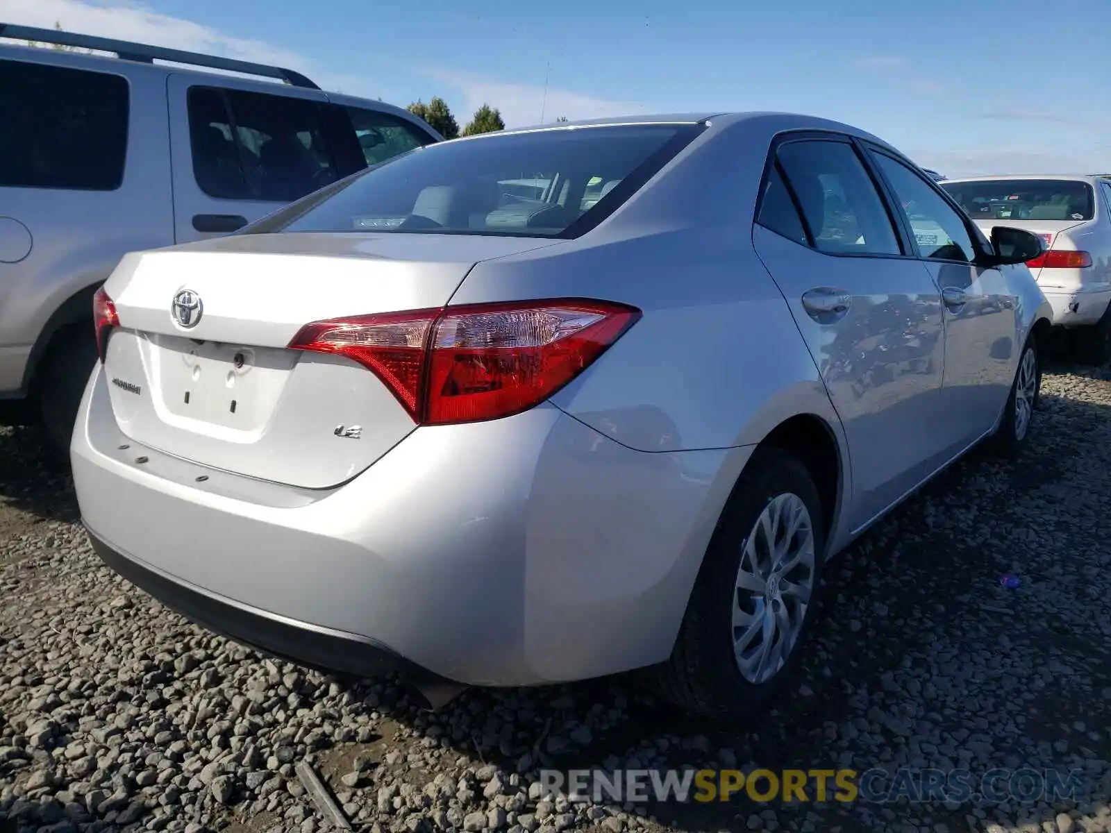 4 Photograph of a damaged car 2T1BURHE3KC195330 TOYOTA COROLLA 2019