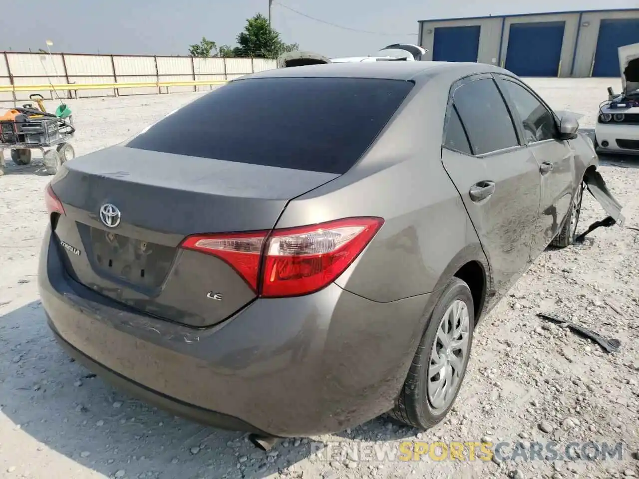 4 Photograph of a damaged car 2T1BURHE3KC195392 TOYOTA COROLLA 2019